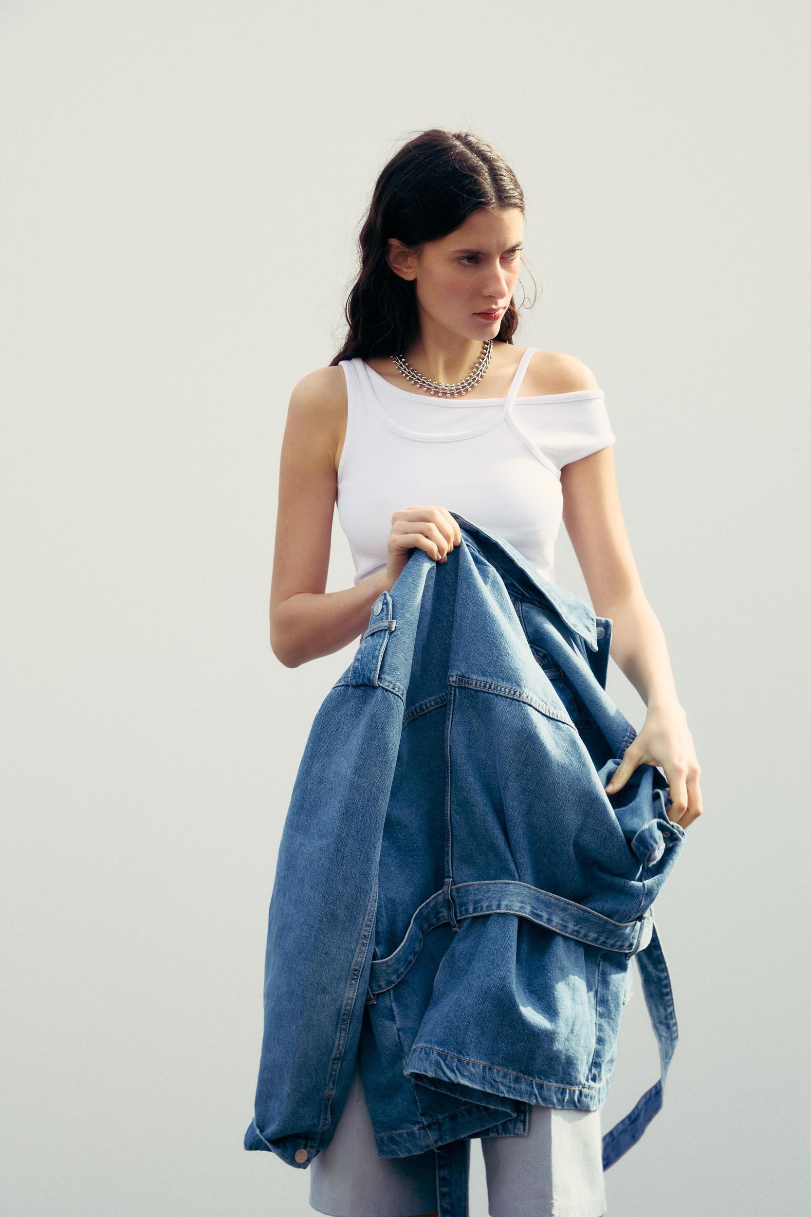 HALTER STRAP TOP Product Image