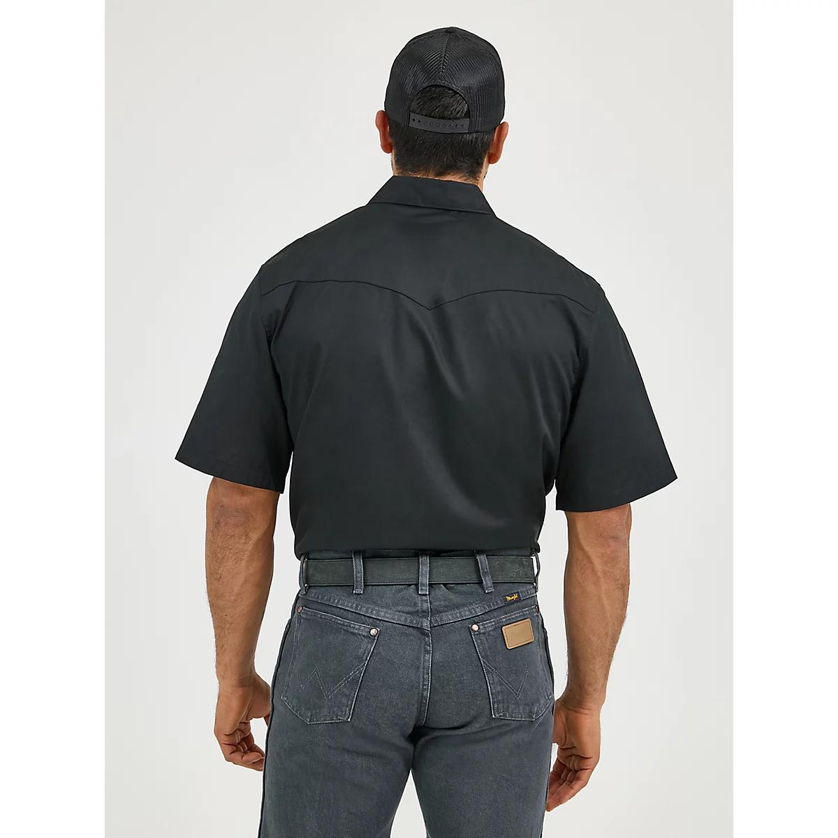 Men's Wrangler® Short Sleeve Solid Western Snap Sport Shirt Product Image