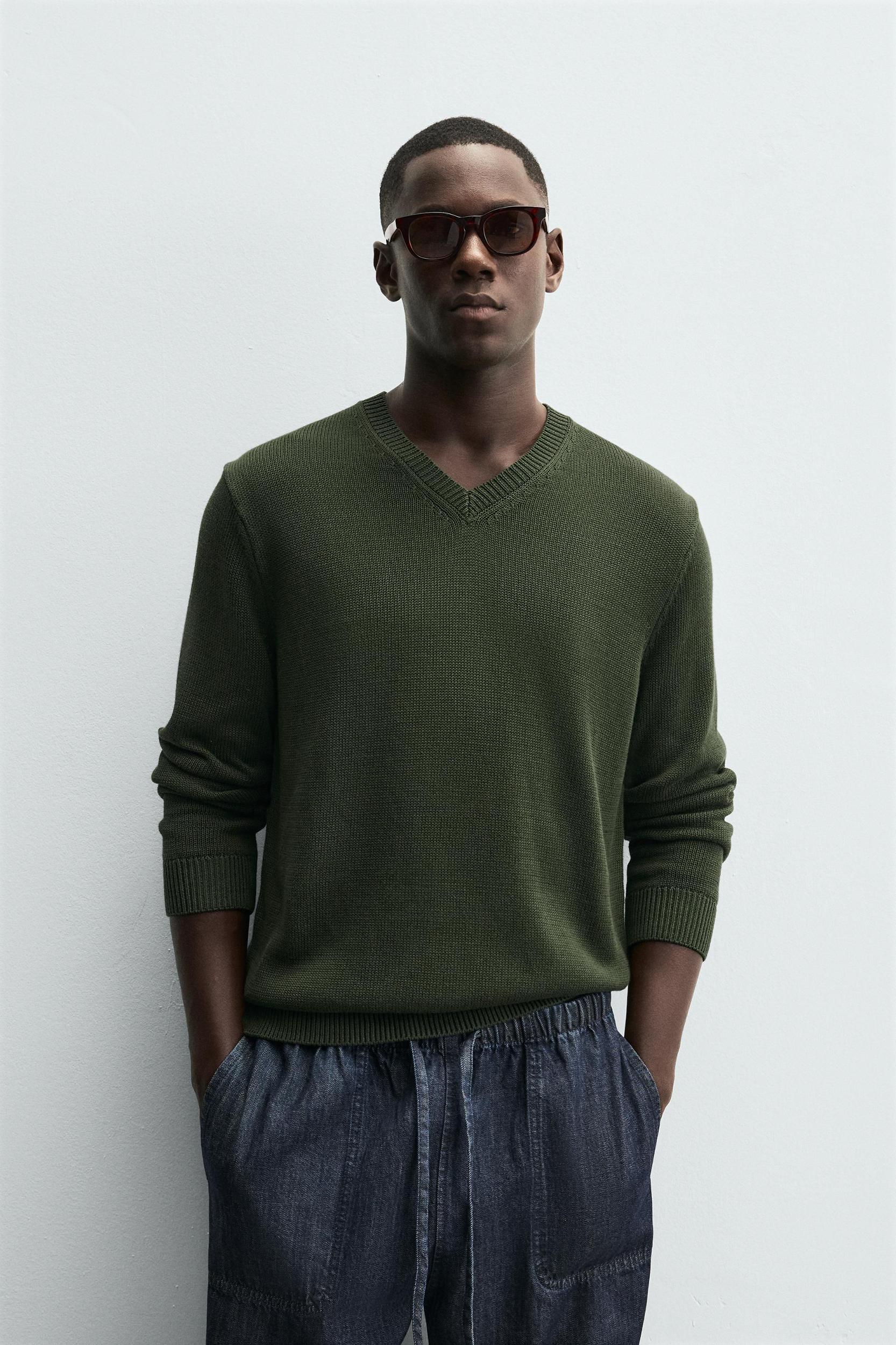 COTTON V-NECK SWEATER Product Image