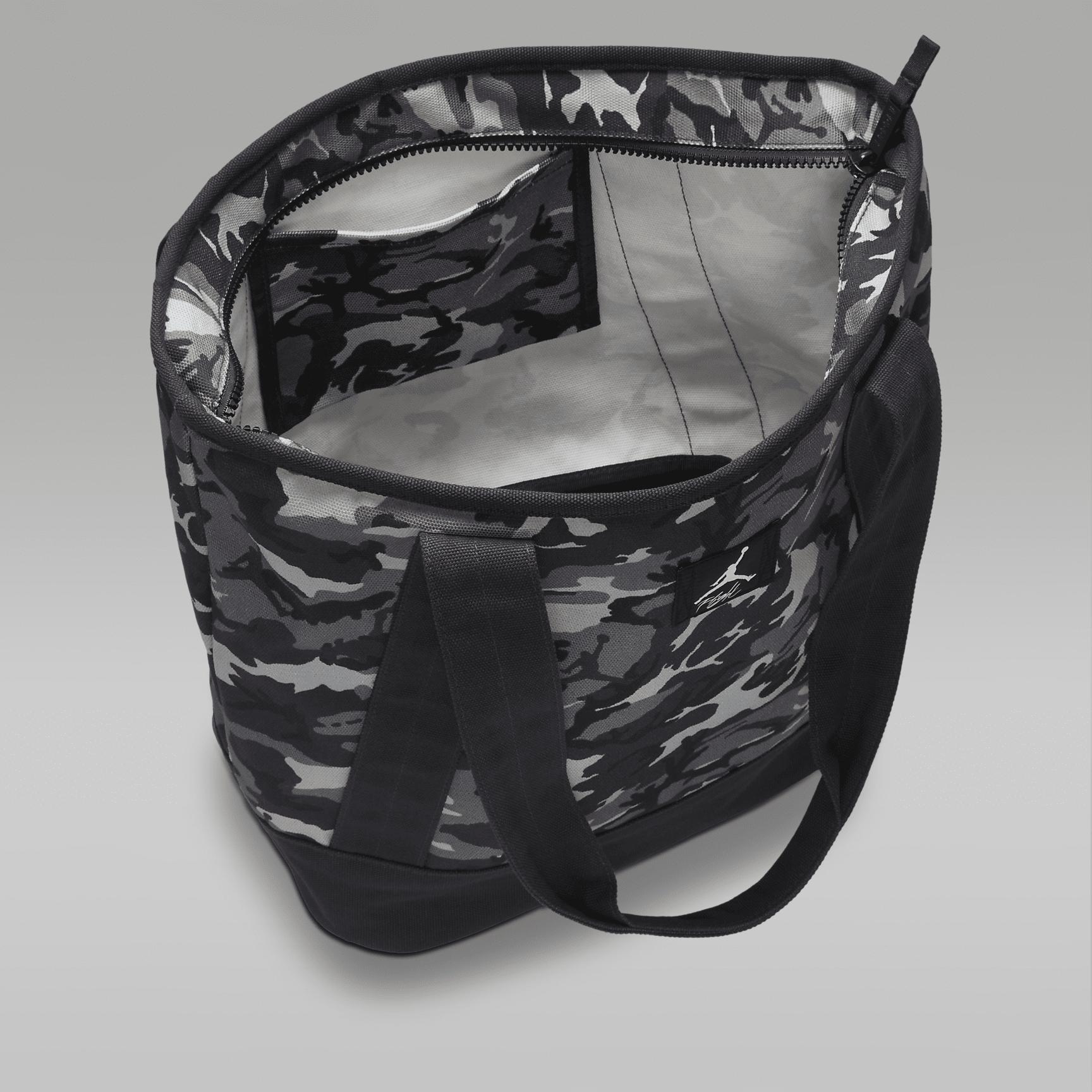 Jordan Printed Flight Tote (34L) Product Image