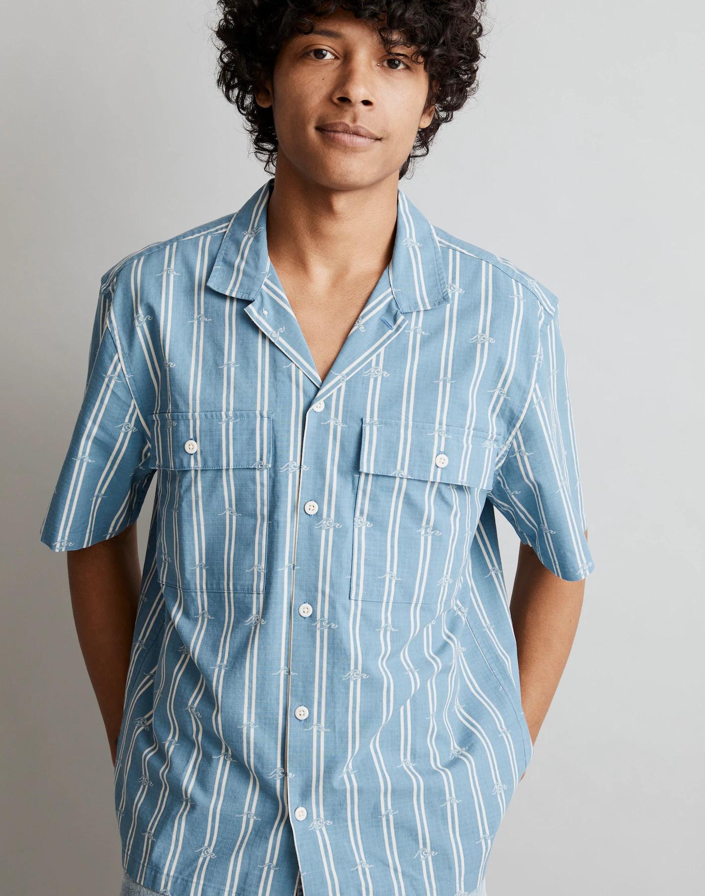 Boxy Short-Sleeve Shirt in Wave Print Product Image