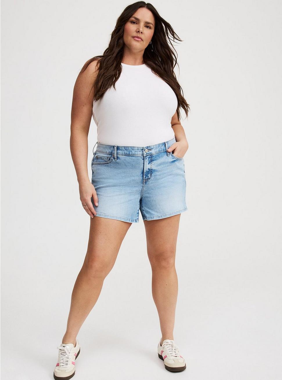 5'' Perfect Mid-Rise Short Product Image