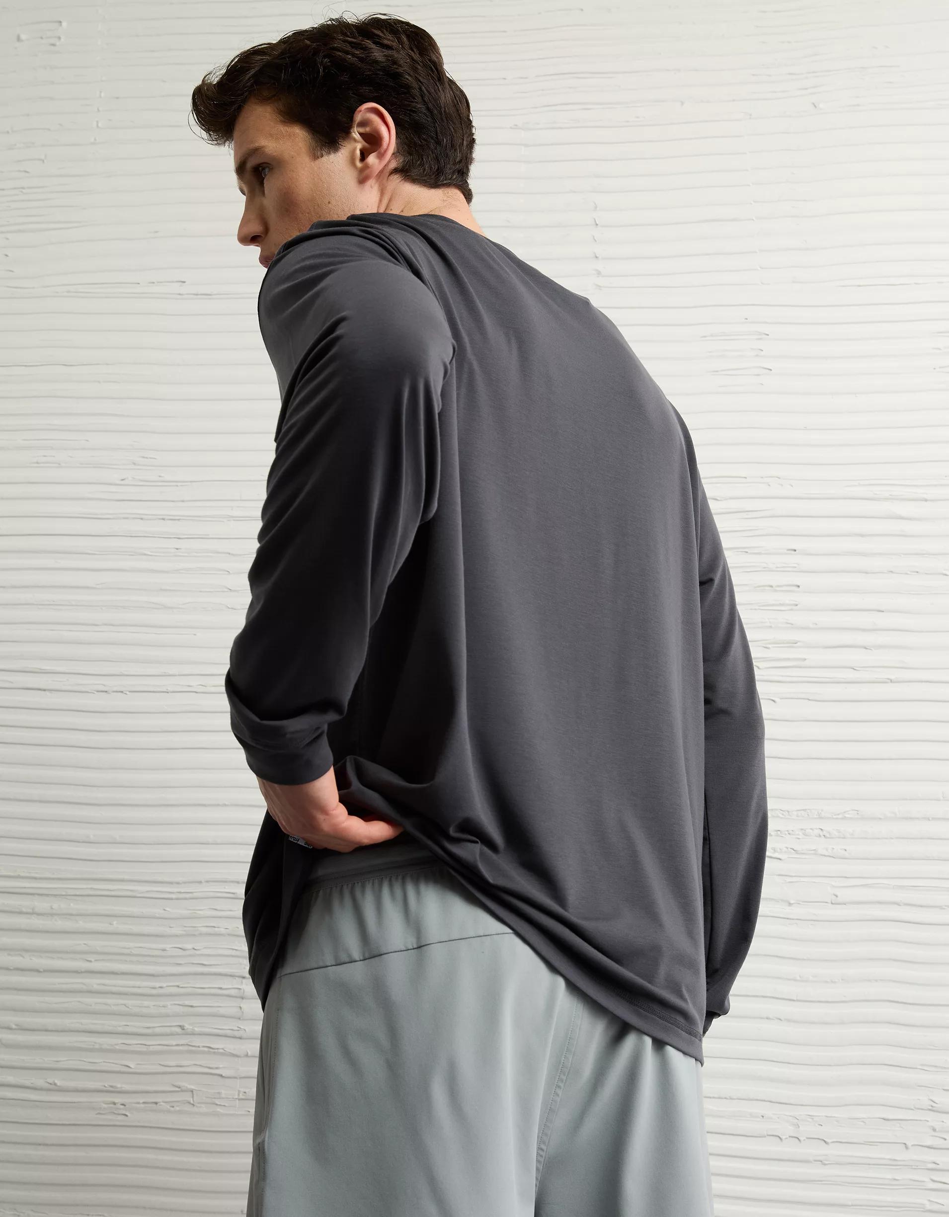 AE 24/7 Long-Sleeve Training T-Shirt Product Image