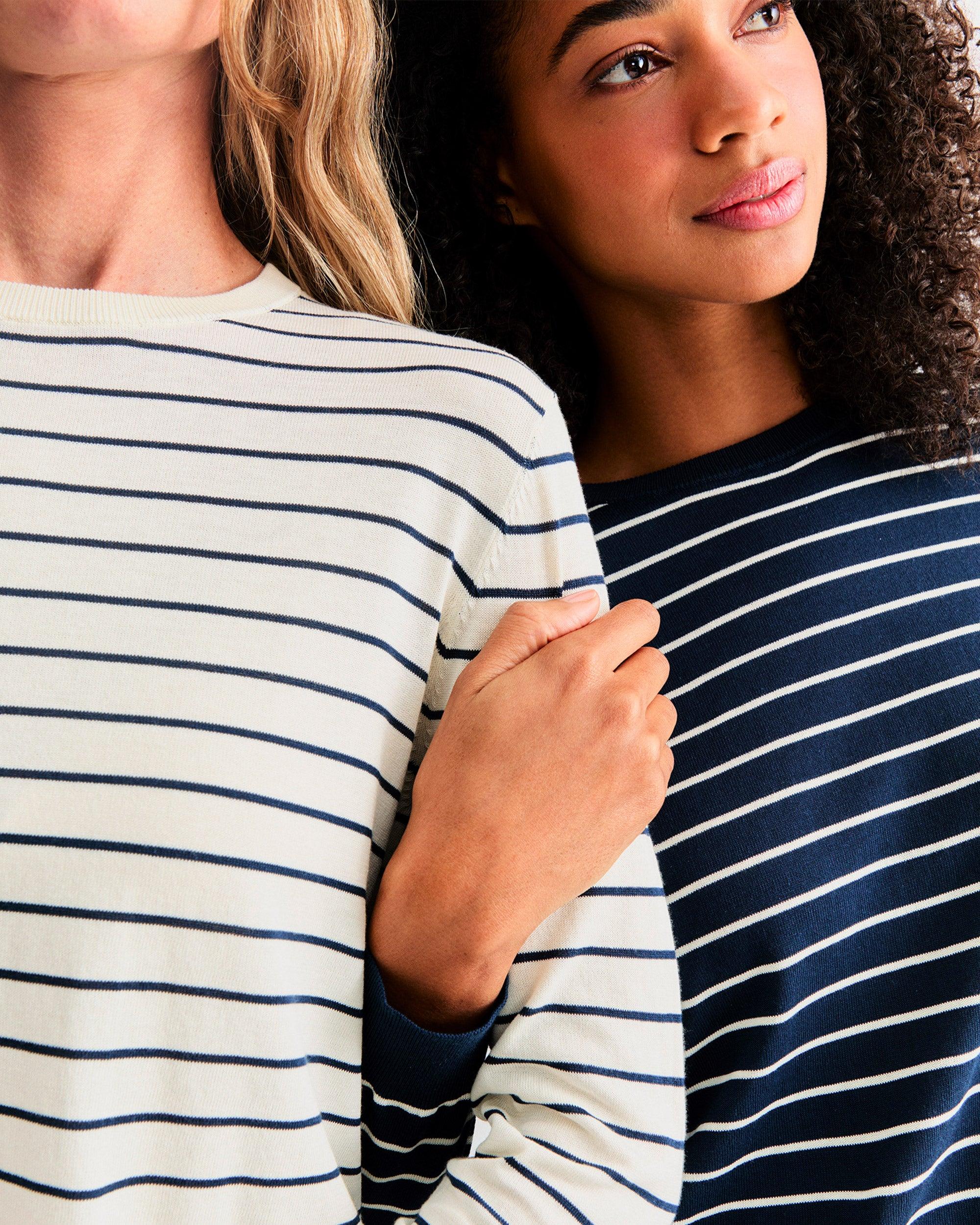 The Larsen - Cream/Navy Female Product Image