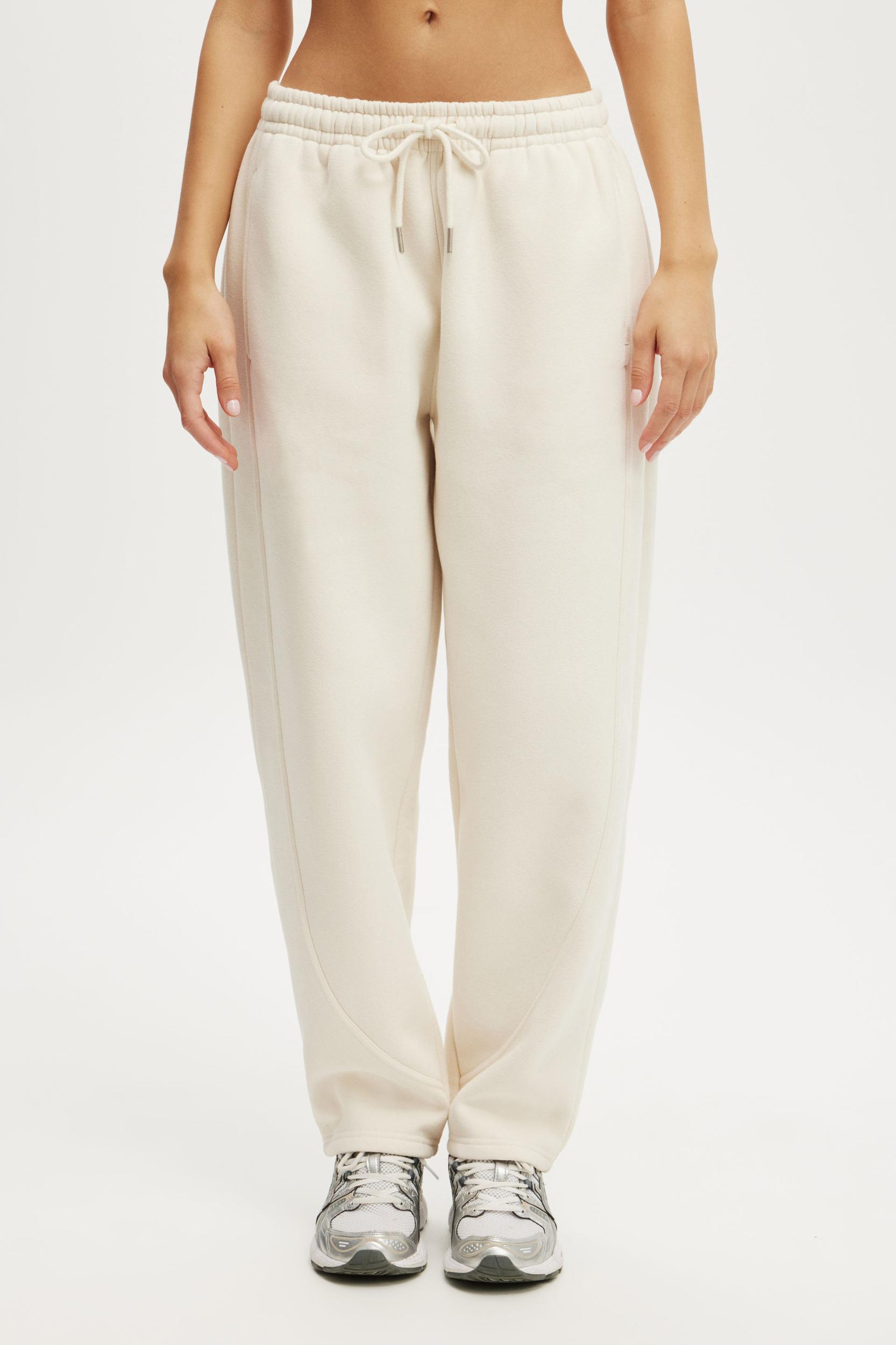 Plush Essential Barrel Sweatpant Product Image