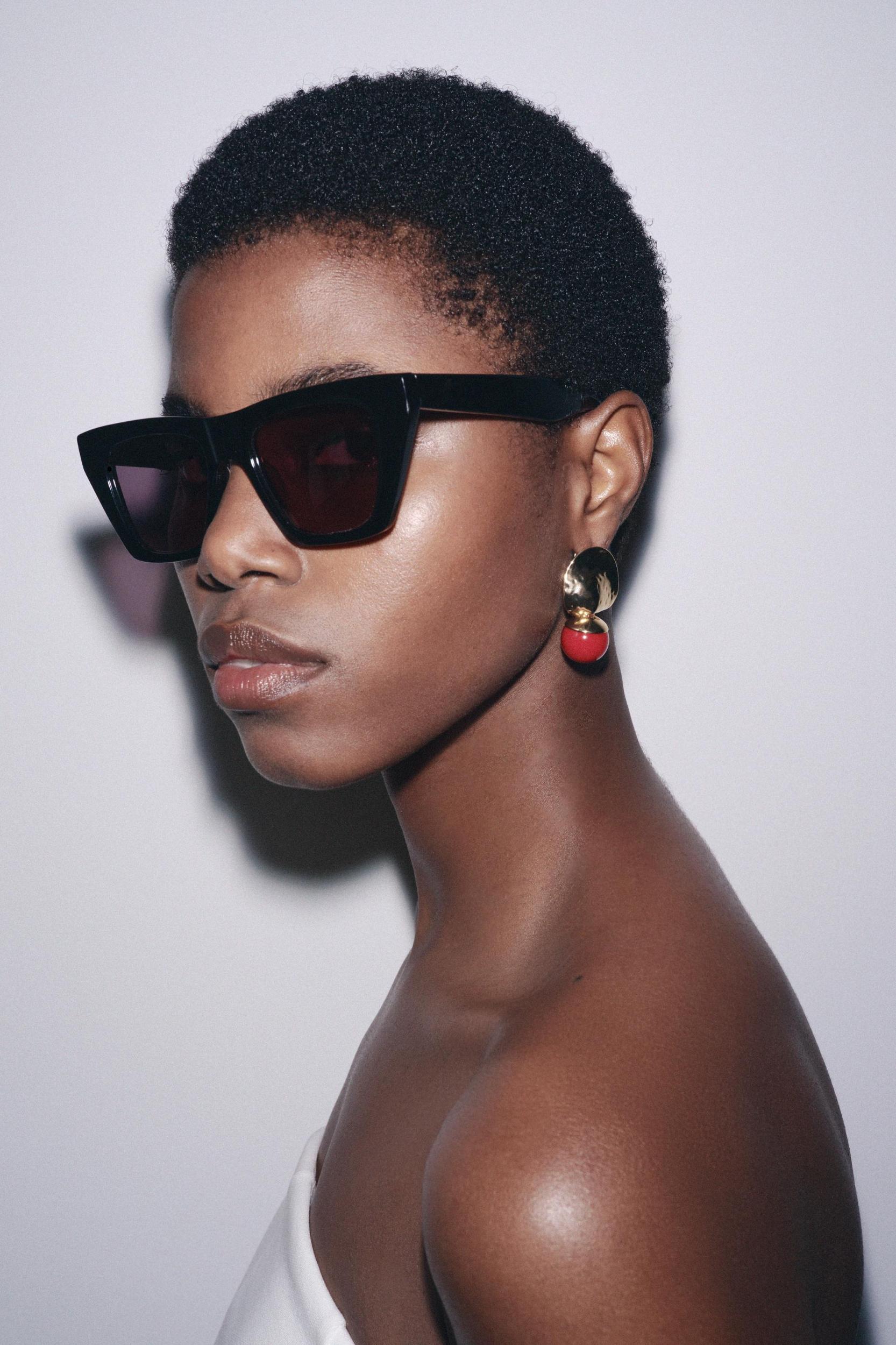 BALL EARRINGS Product Image