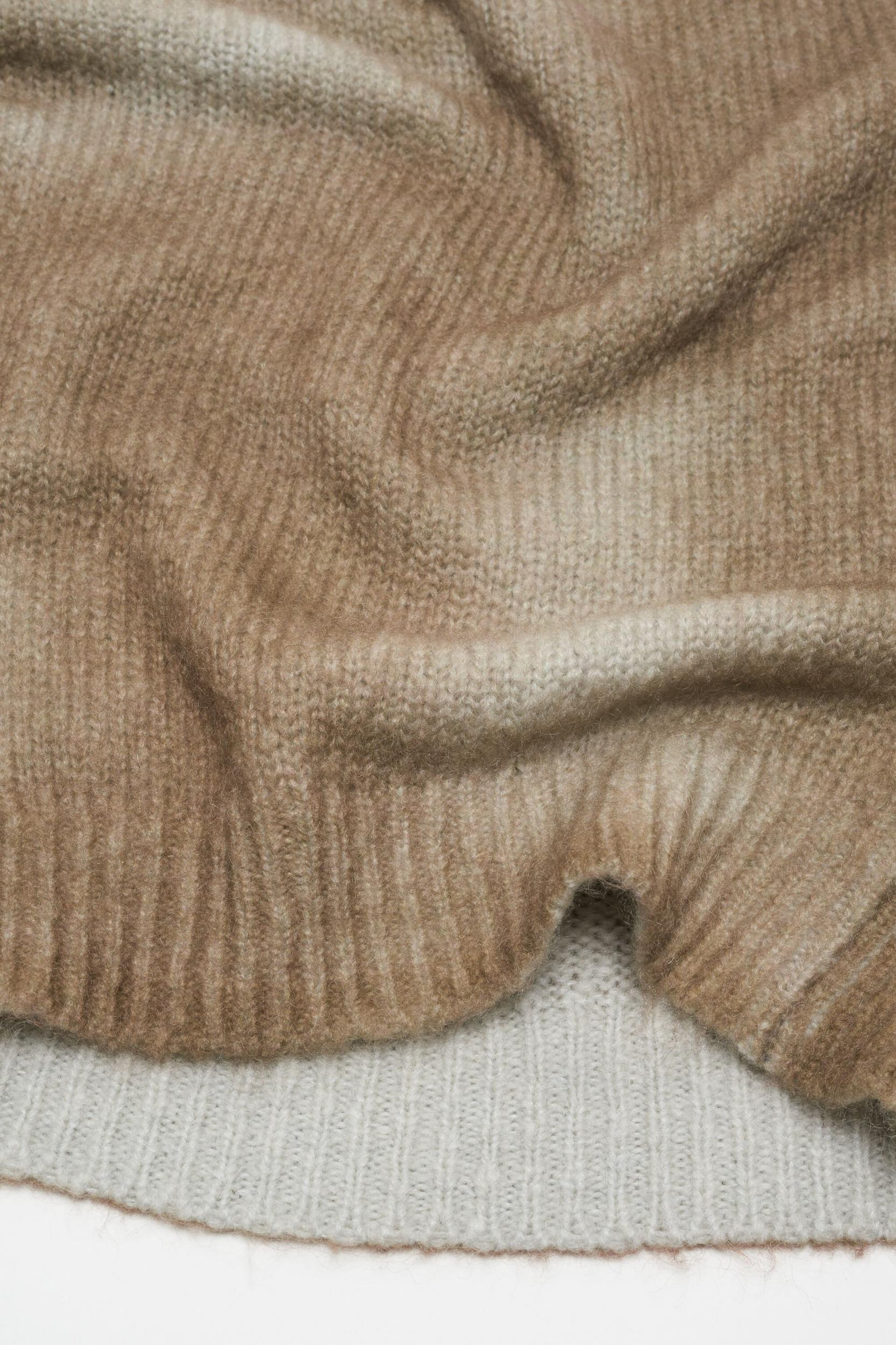 Jumper sprayed finish Product Image