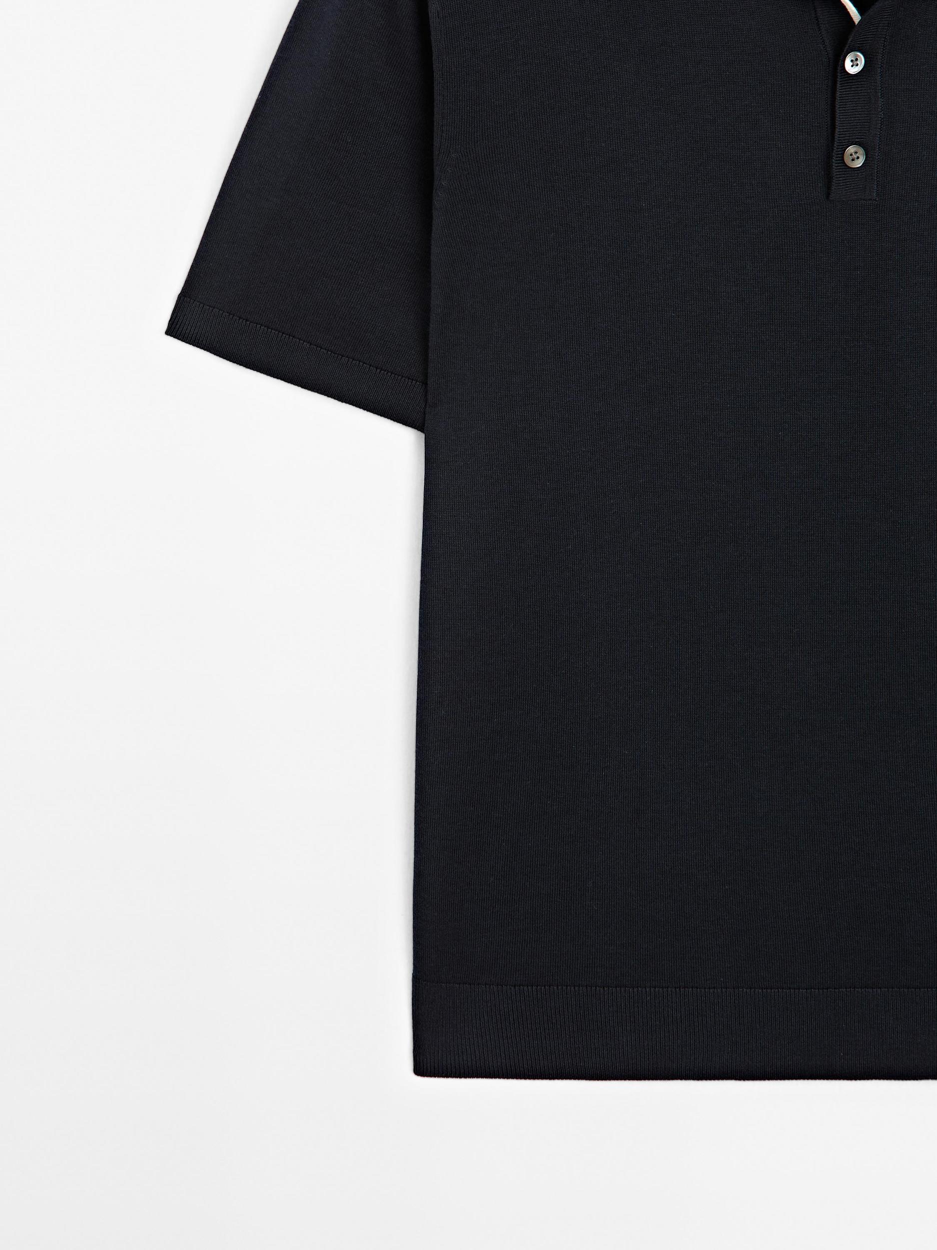 Knit polo shirt with coloured collar detail Product Image