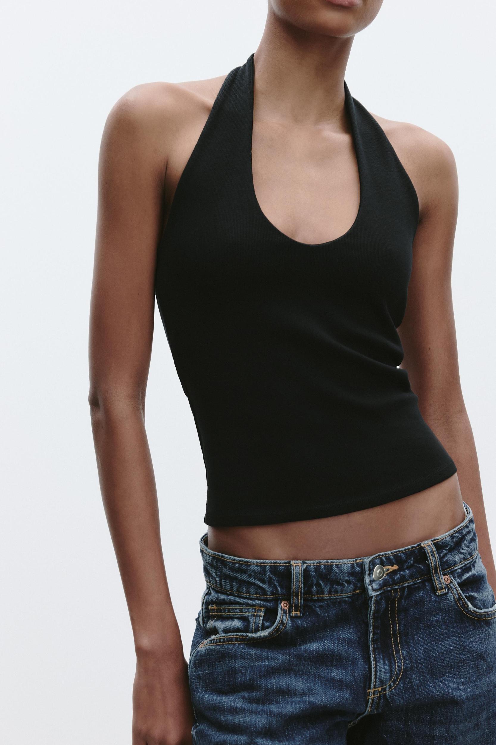 HALTER TOP Product Image