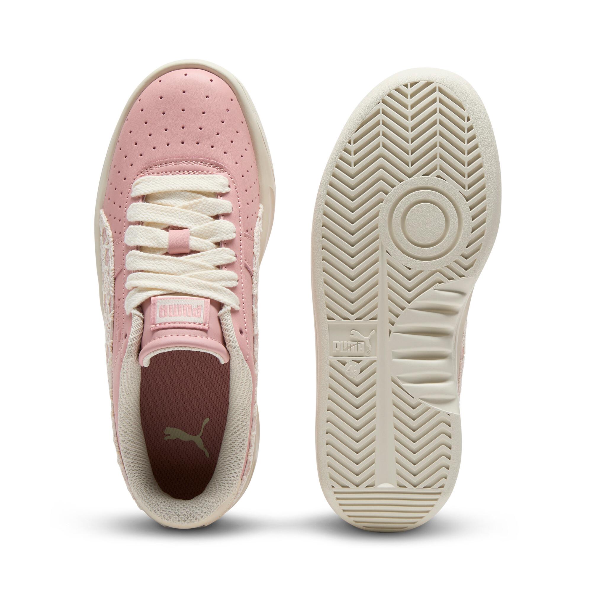 GV Special Bloom Women's Sneakers Product Image