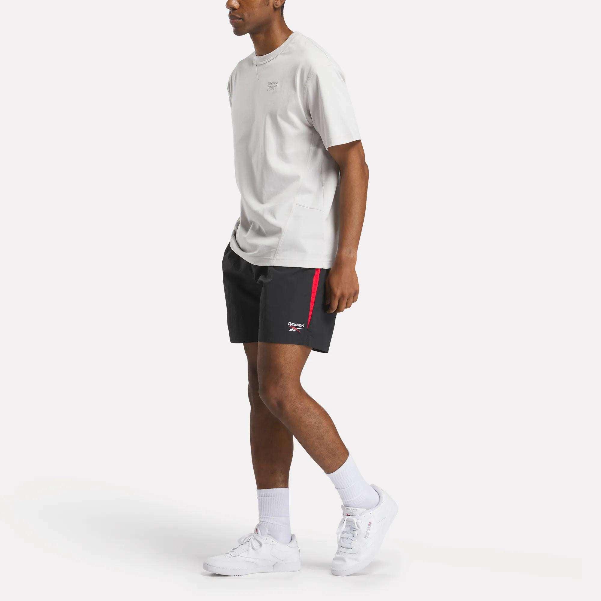 Men's Crosscheck Woven Shorts 7" Male Product Image