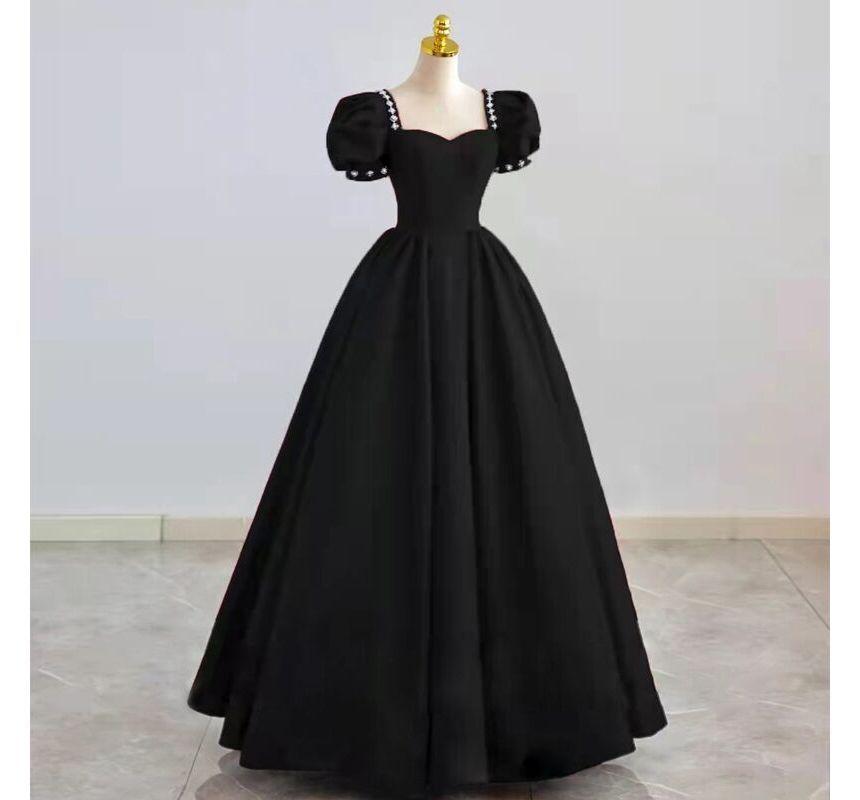 Puff-Sleeve Velvet A-Line Evening Gown Product Image