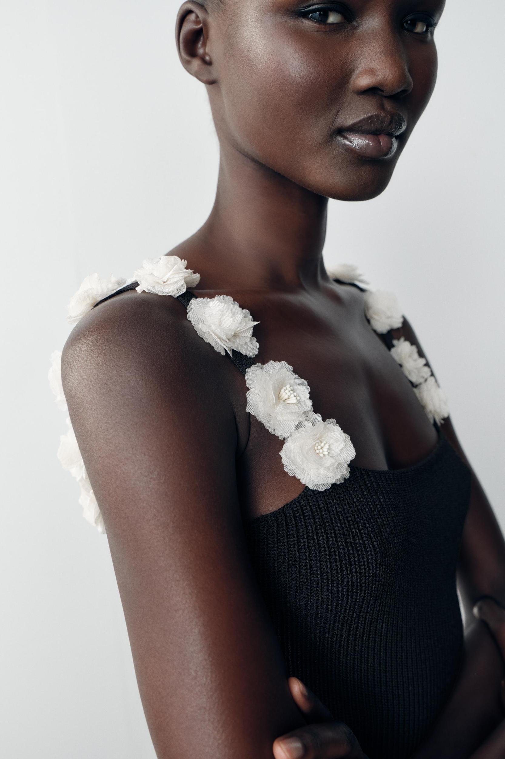 FLORAL KNIT TOP Product Image