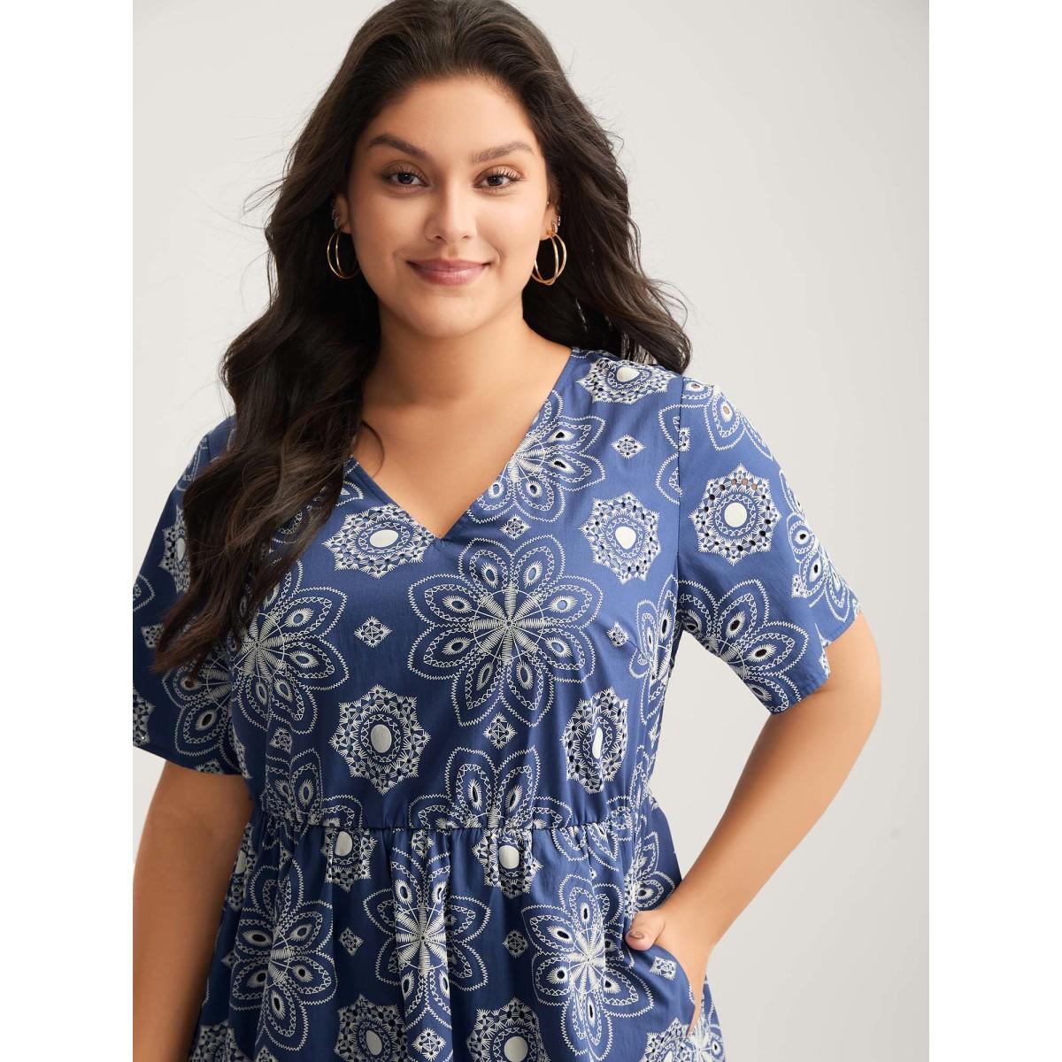 Plus Size Cotton Large Floral Print Textured Pockets Midi Dress Mediumblue Women V-neck Short sleeve Curvy BloomChic 26/4X Product Image