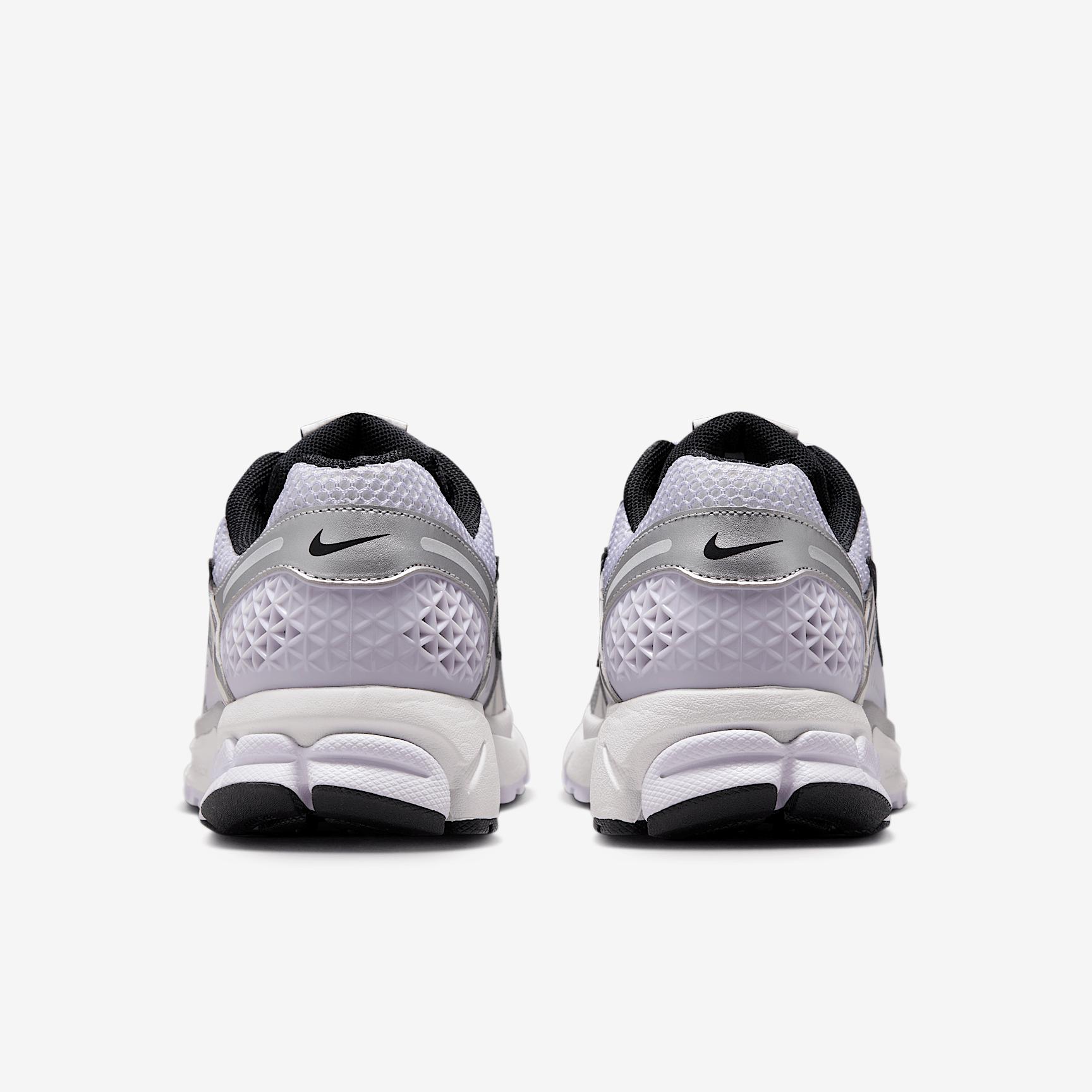 Nike Womens Zoom Vomero 5 Shoes | IB7253-500 Product Image