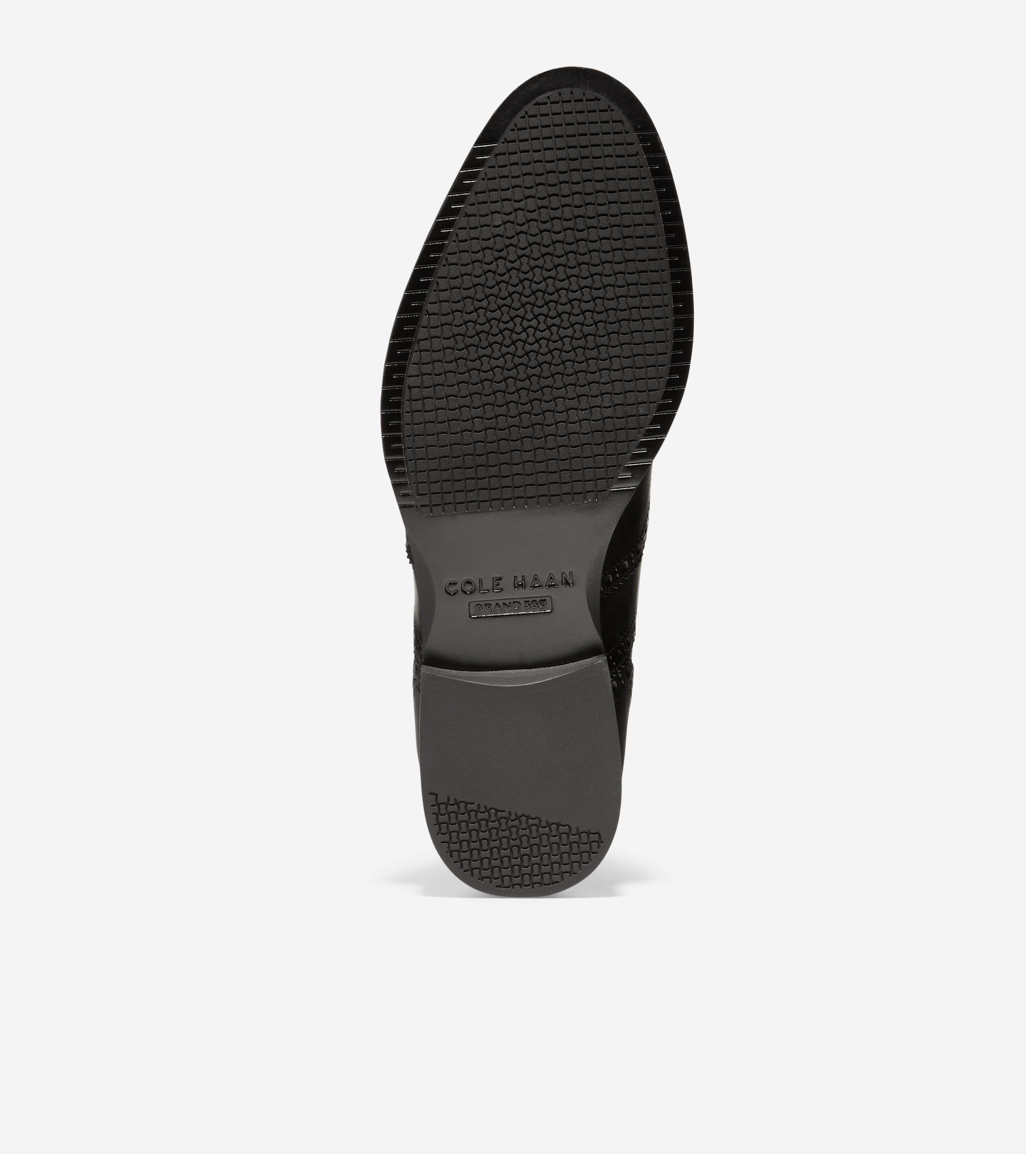 Pebble Traveler Wallet Product Image