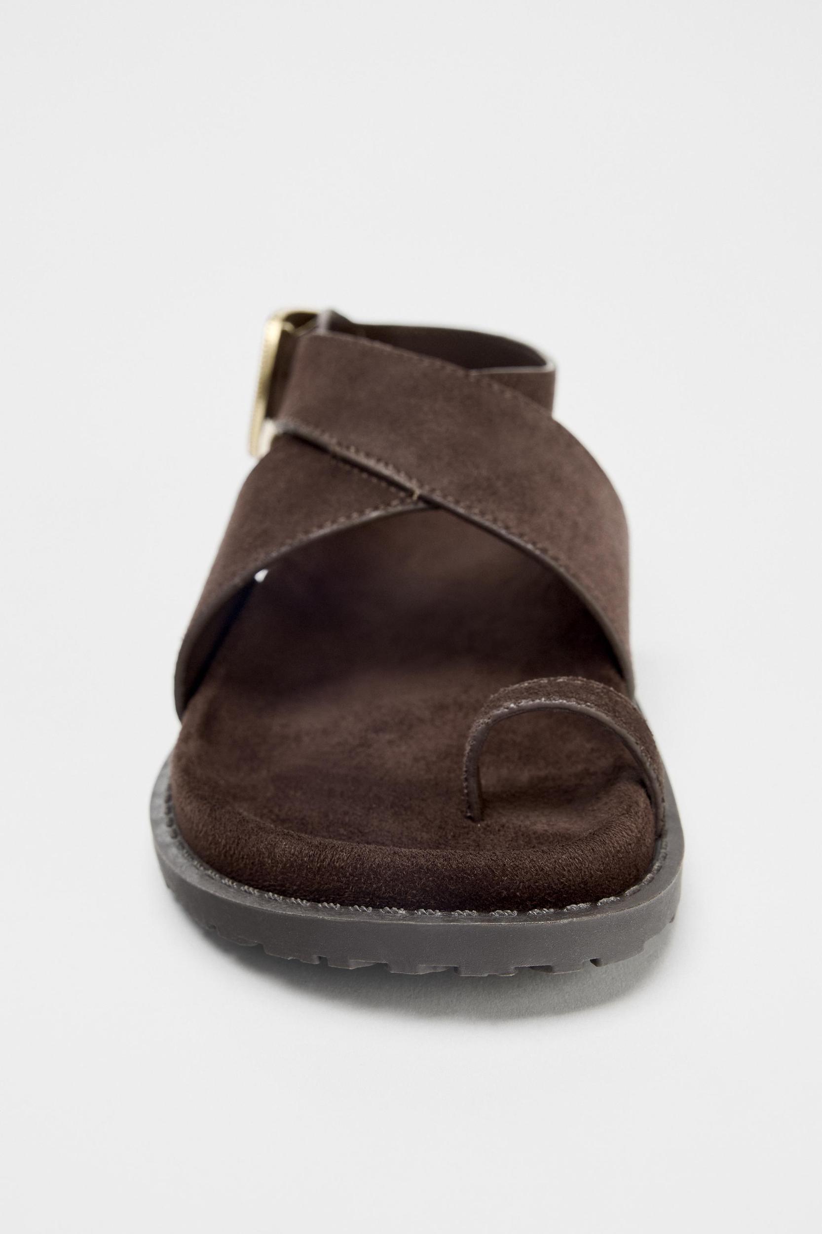 SUEDE TOE LOOP BUCKLE SANDALS Product Image