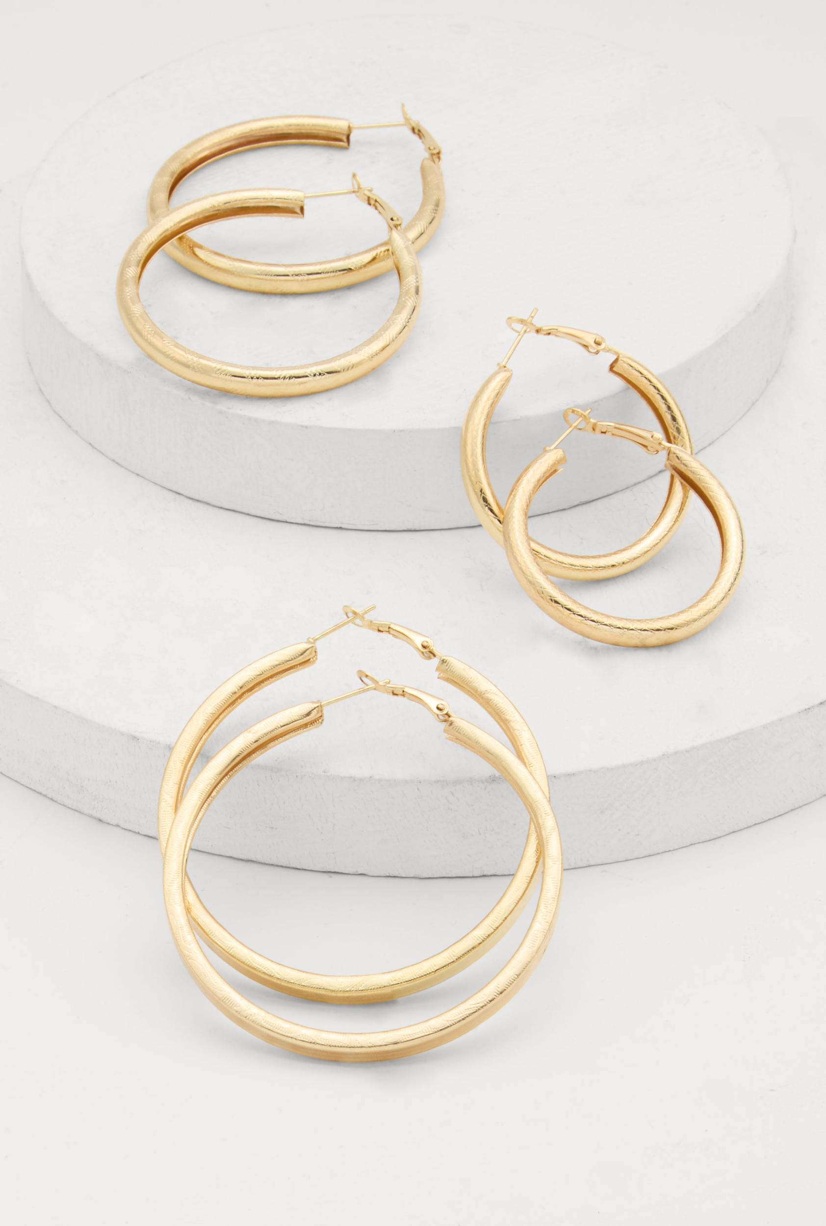 Wavy Metallic Drop Earrings Male Product Image