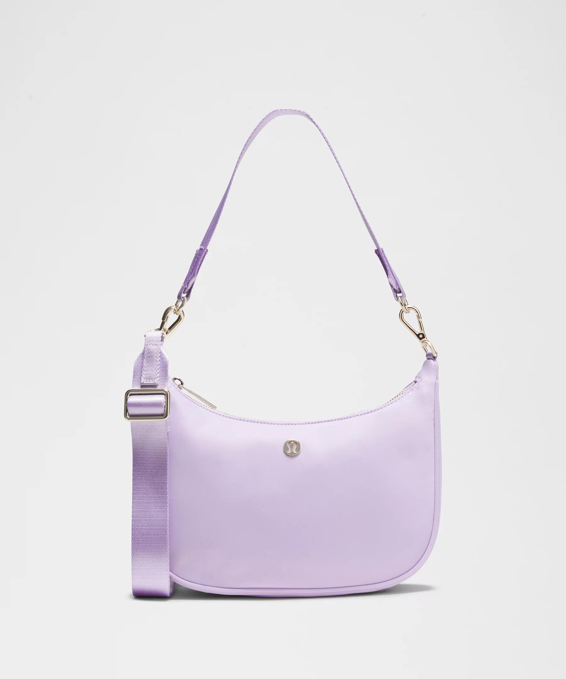 City Essentials Small Shoulder Bag 3L Product Image