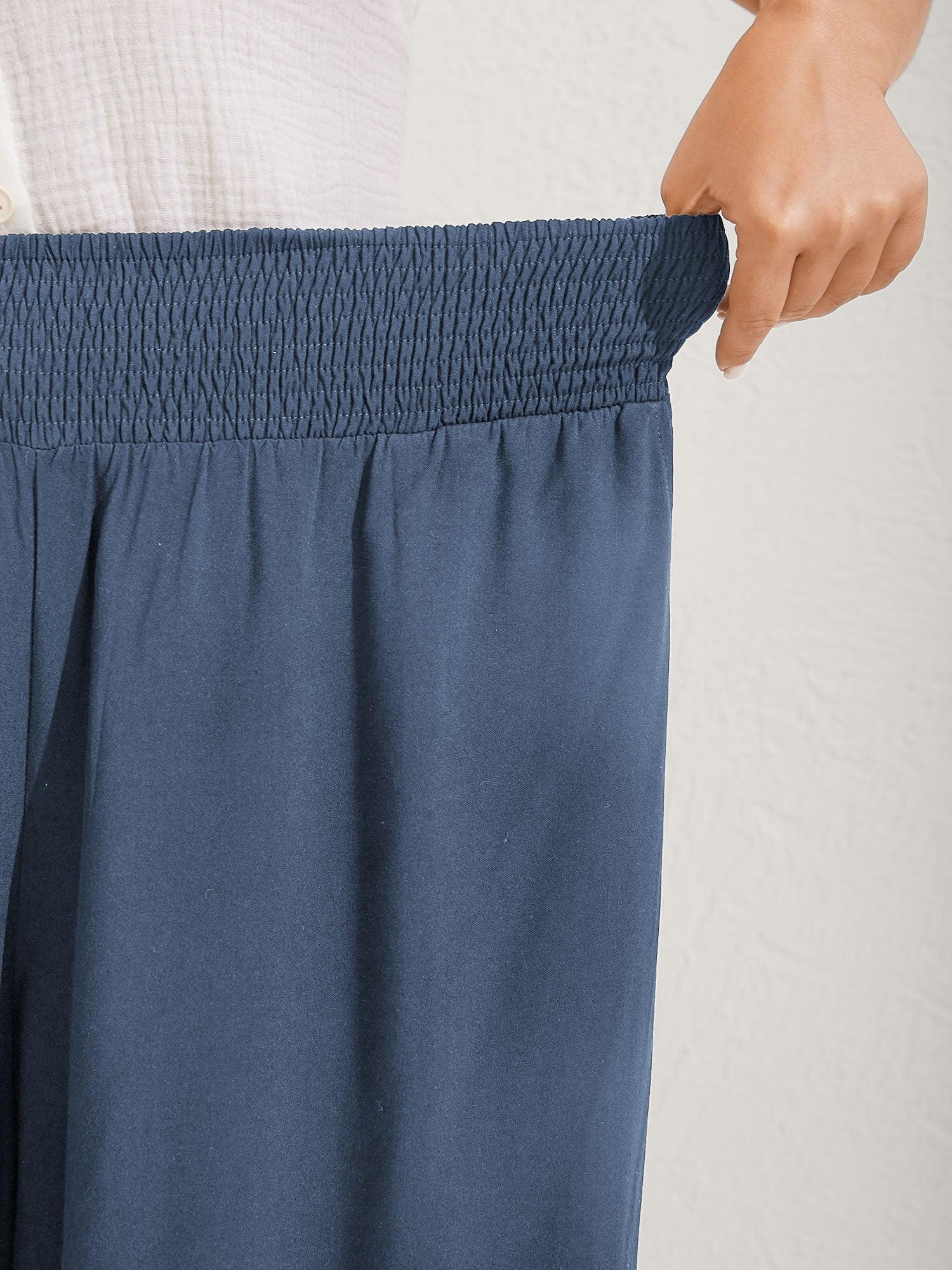 Ruffled Curvy Hem Wide-Leg Pants Female Product Image