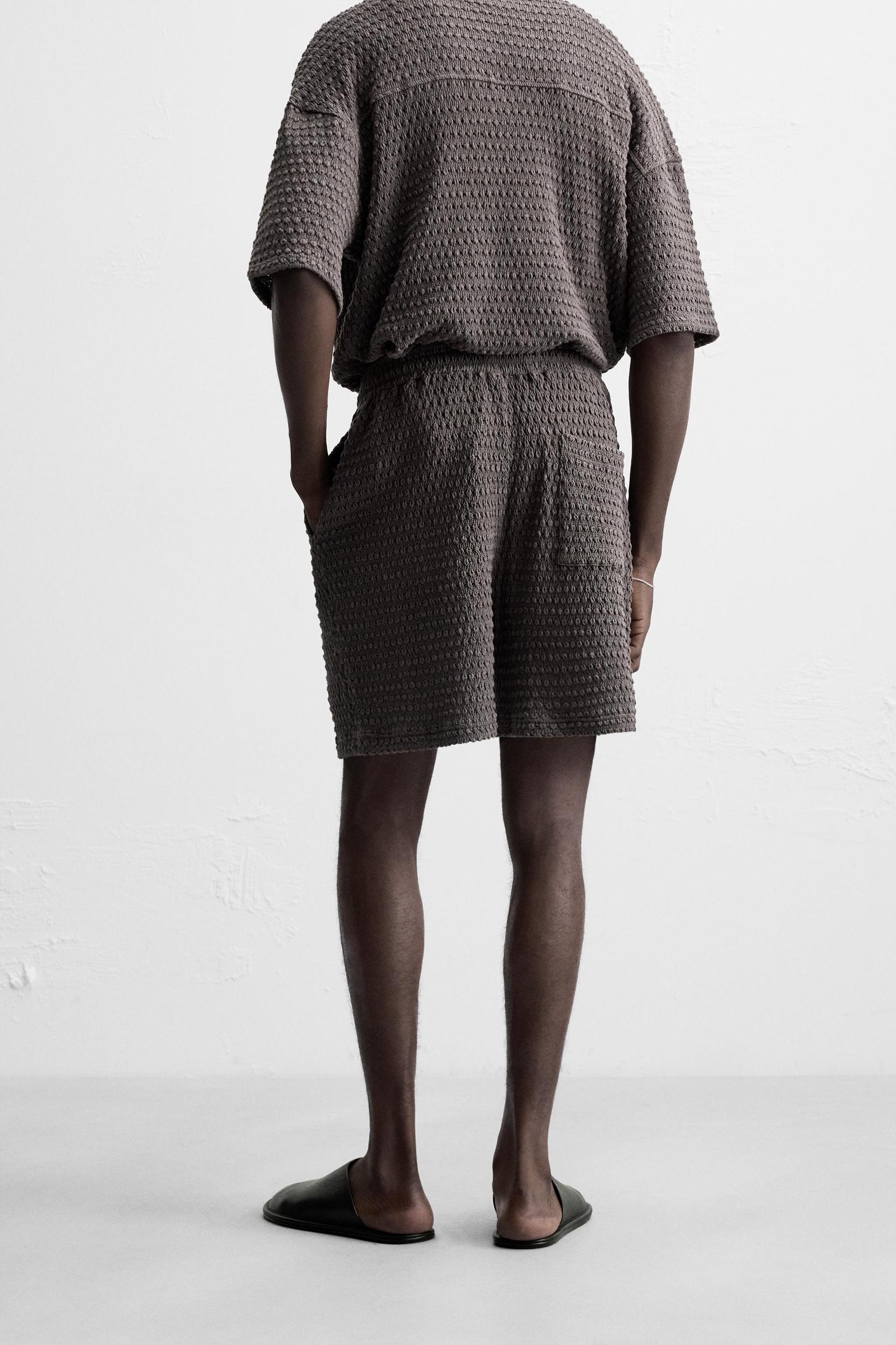 IRREGULAR TEXTURED BERMUDA SHORTS Product Image