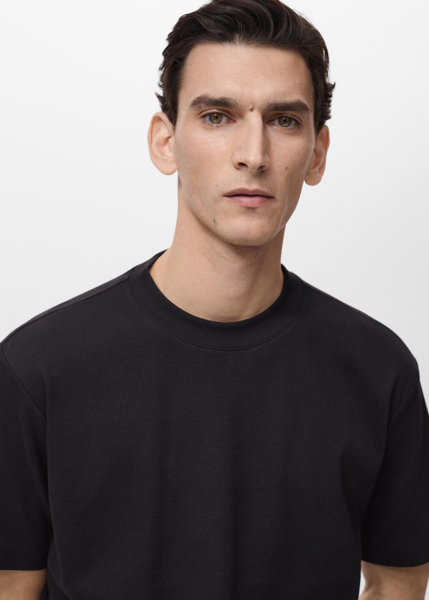 Ribbed cotton t-shirt regular fit - Men | MANGO USA Product Image