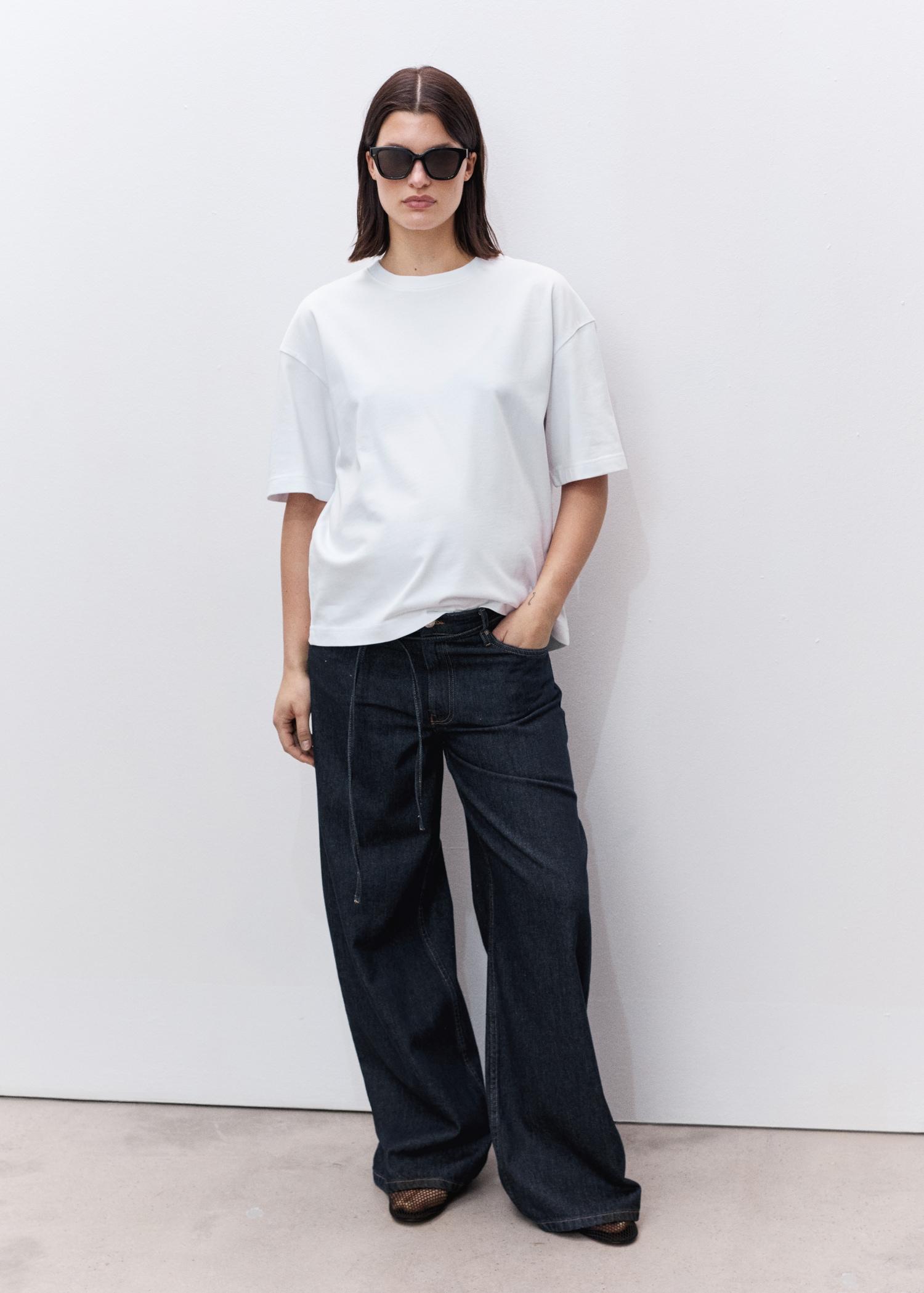 Oversized cotton maternity t-shirt - Women | MANGO USA Product Image