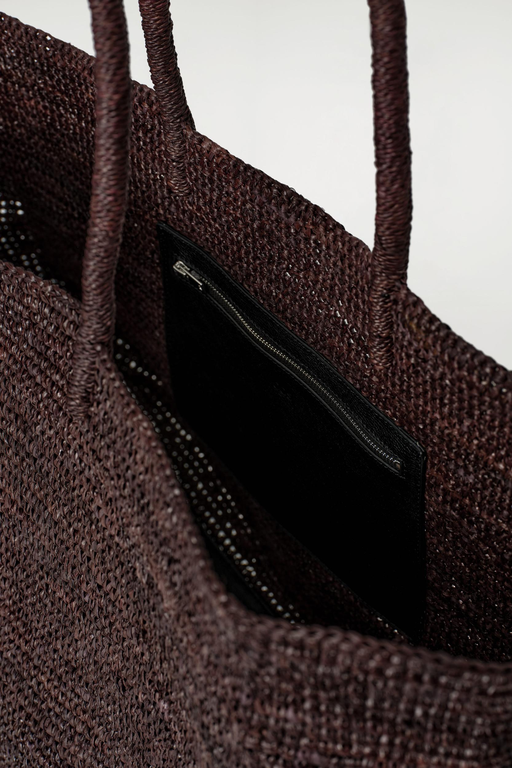 OVERSIZED HAND-WOVEN TOTE BAG - RAFFIA Product Image