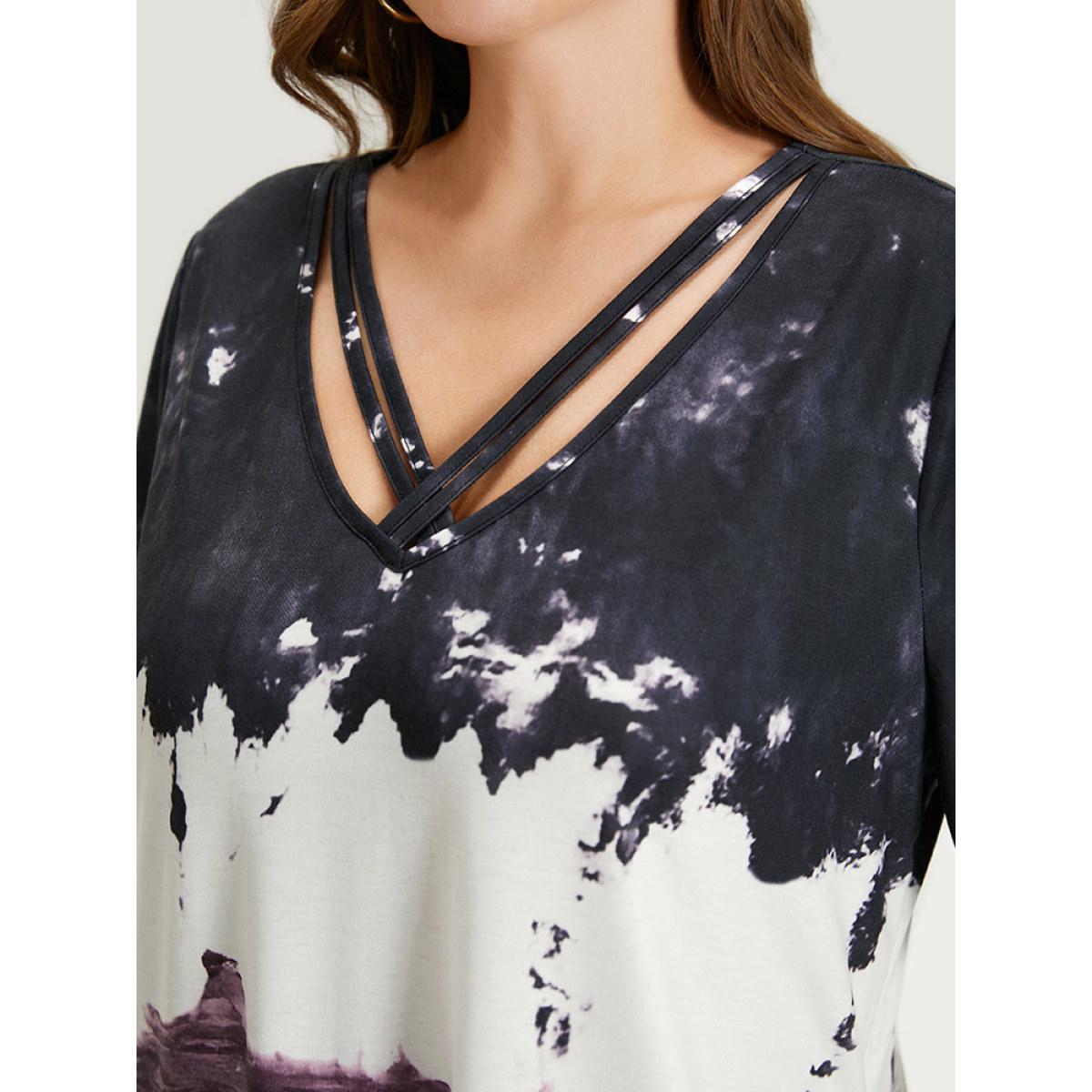 Plus Size Tie Dye Crisscross Pocket Curved Hem Dress Multicolor Women Casual Tie Dye V-neck Short sleeve Curvy Midi Dress BloomChic 26/4X Product Image