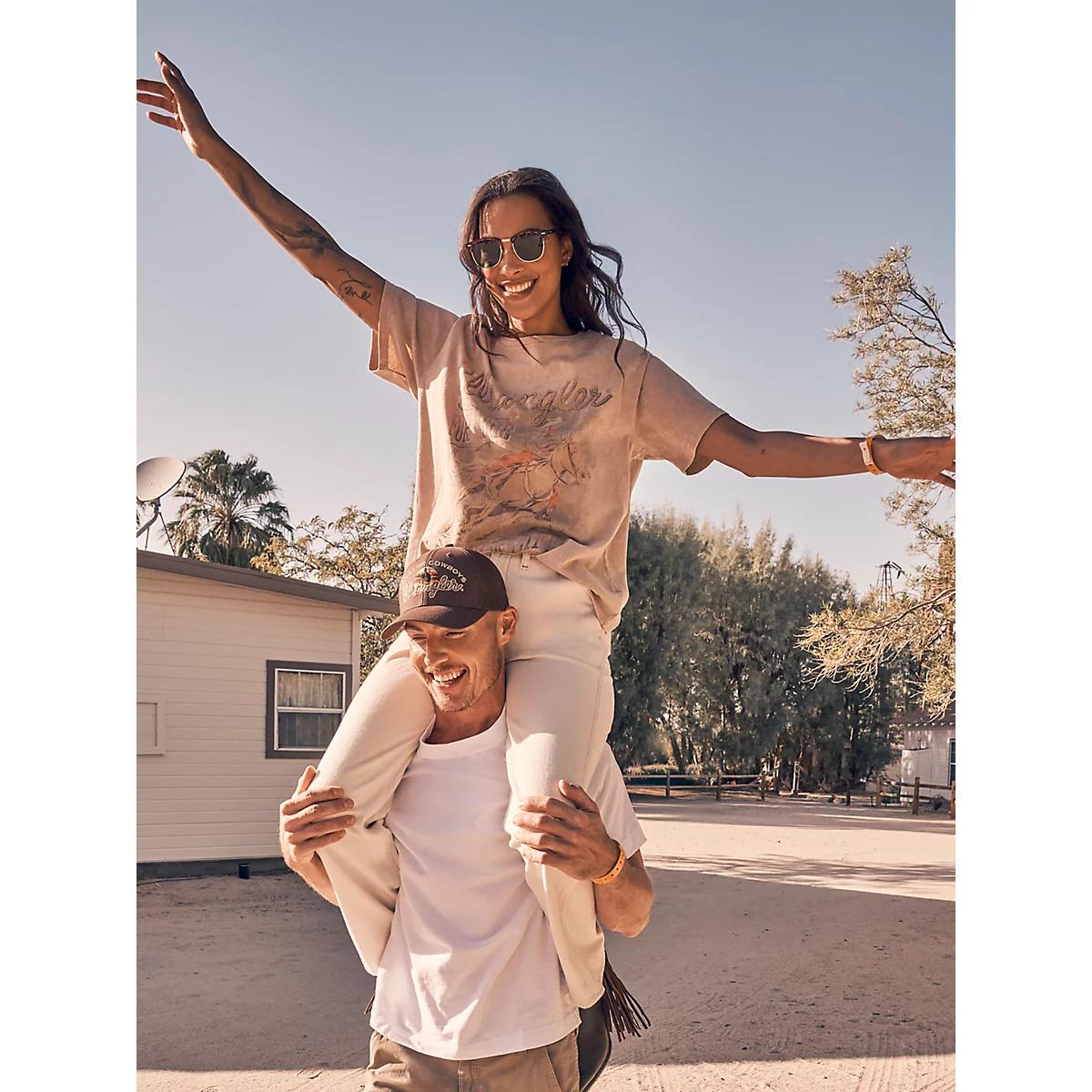 Women's Wrangler Western Graphic Girlfriend Tee in Faded West Product Image