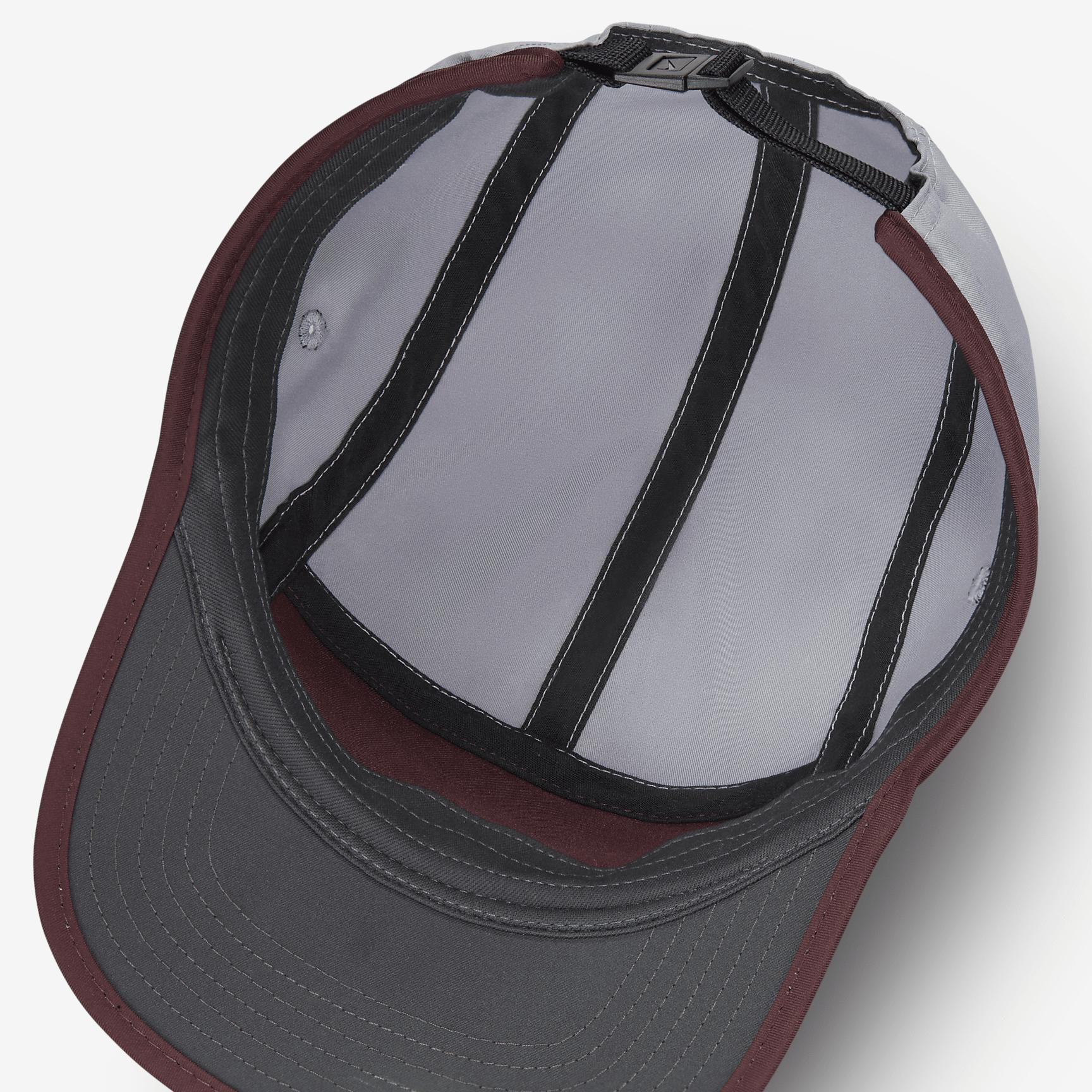 Nike Dri-FIT Fly Unstructured Swoosh Cap Product Image