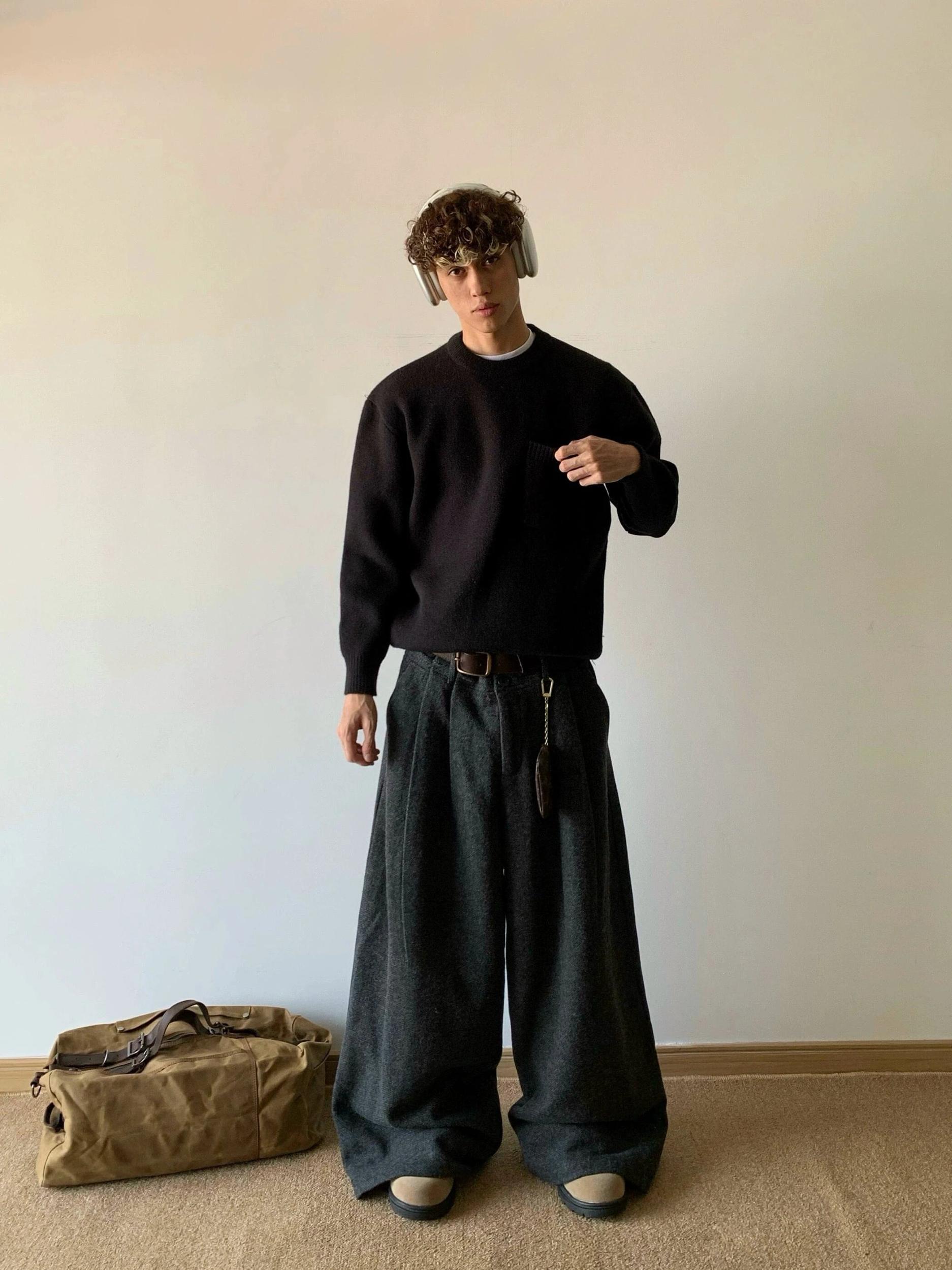 RT No. 18729 KNIT SILHOUETTE PULLOVER SWEATER Product Image