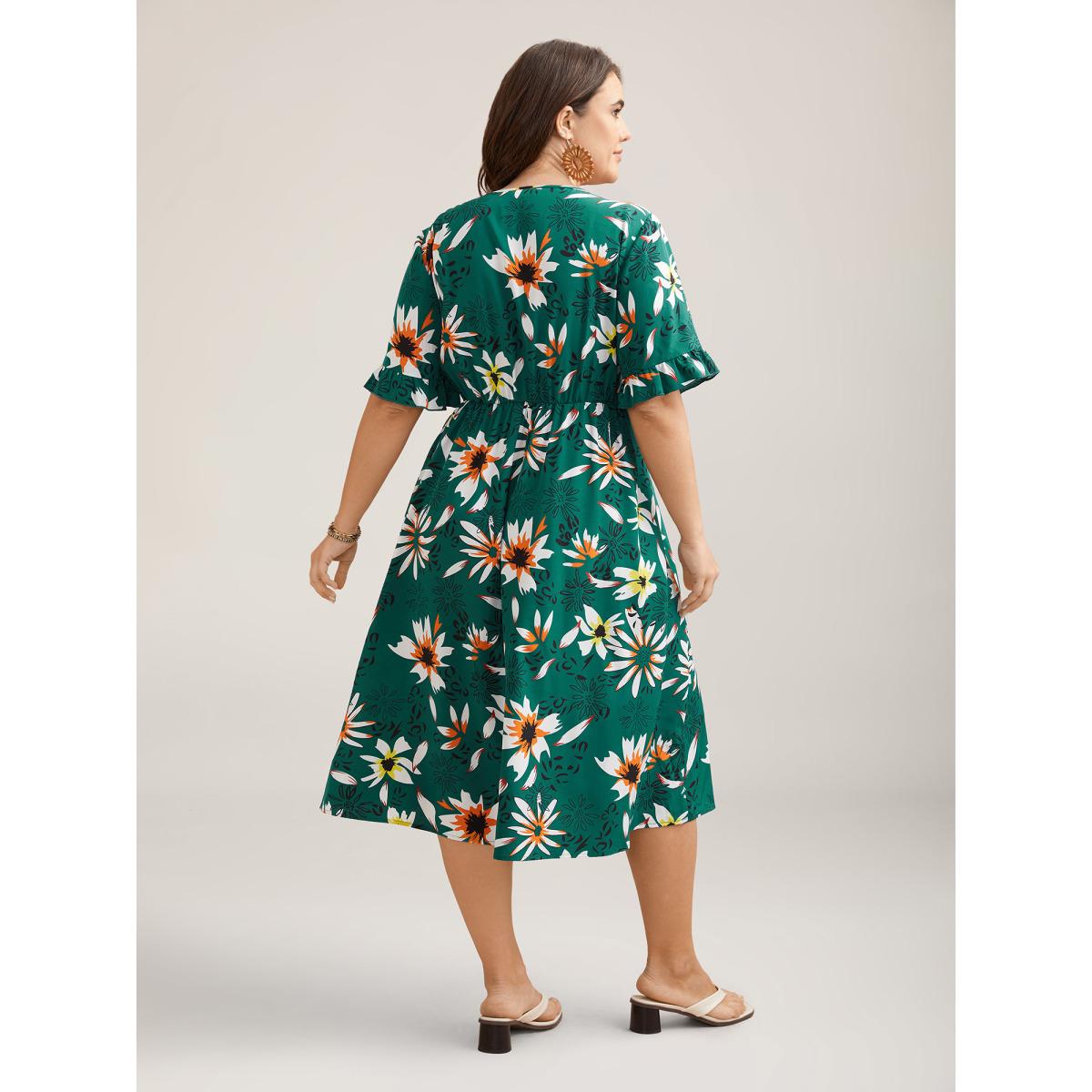 Plus Size Spring Floral Print Pockets Ruffled Midi Dress Emerald Women Resort Ruffles V-neck Short sleeve Curvy BloomChic 26/4X Product Image