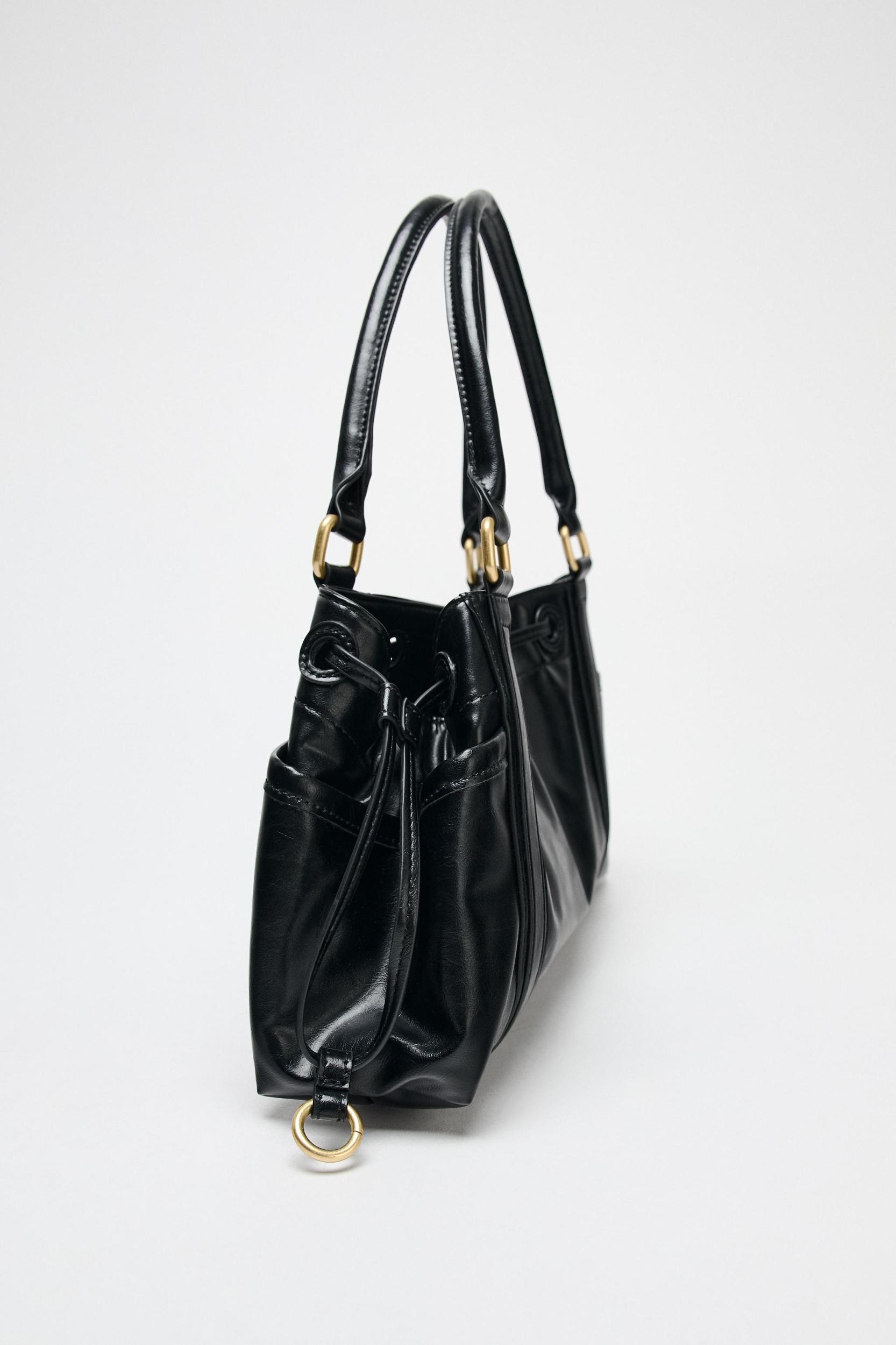 GATHERED DETAIL SHOULDER BAG Product Image