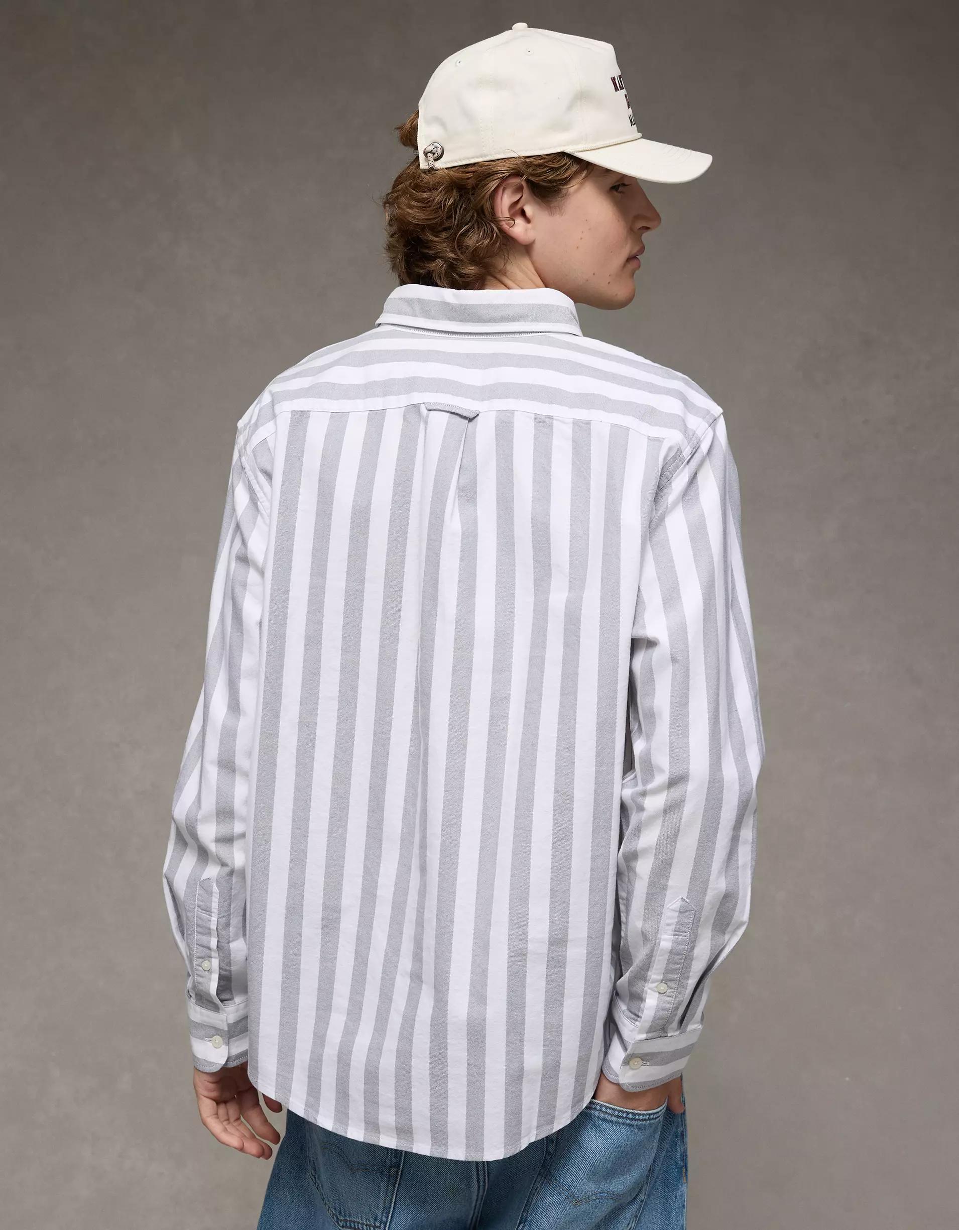 AE Everyday Classic Fit Oxford Button-Up Shirt Product Image