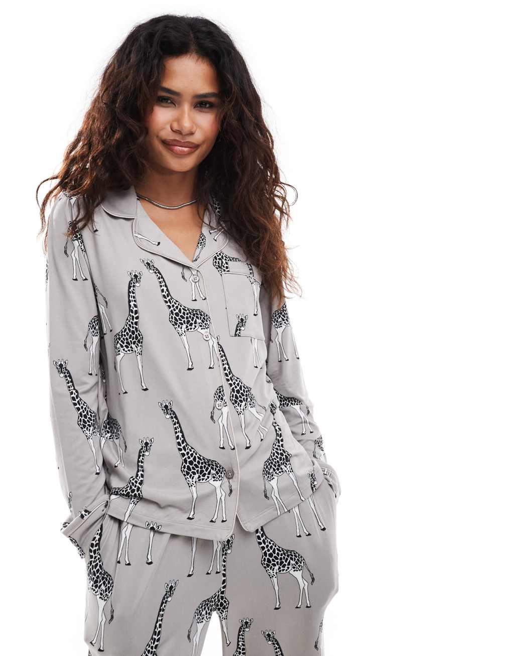 Chelsea Peers giraffe print long sleeve camp shirt and pants pajama set in gray Product Image