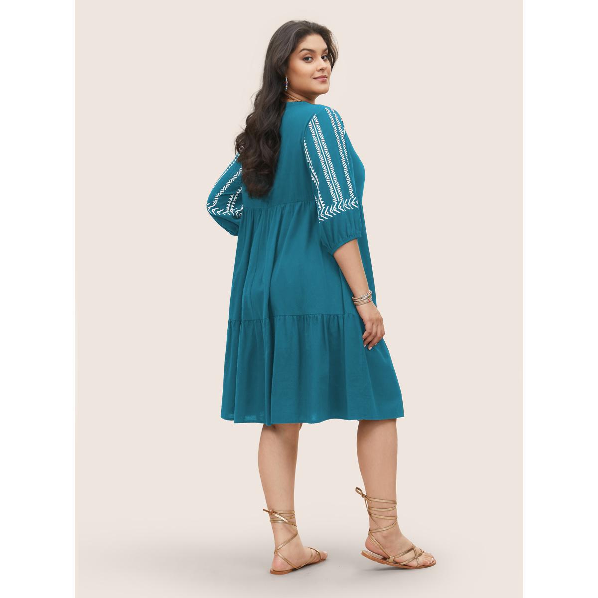 Plus Size Cotton Geometric Bandana Print Tassel Trim Dress Emerald Women Boho Non V-neck Short sleeve Curvy Knee Dress BloomChic 18-20/2X Product Image