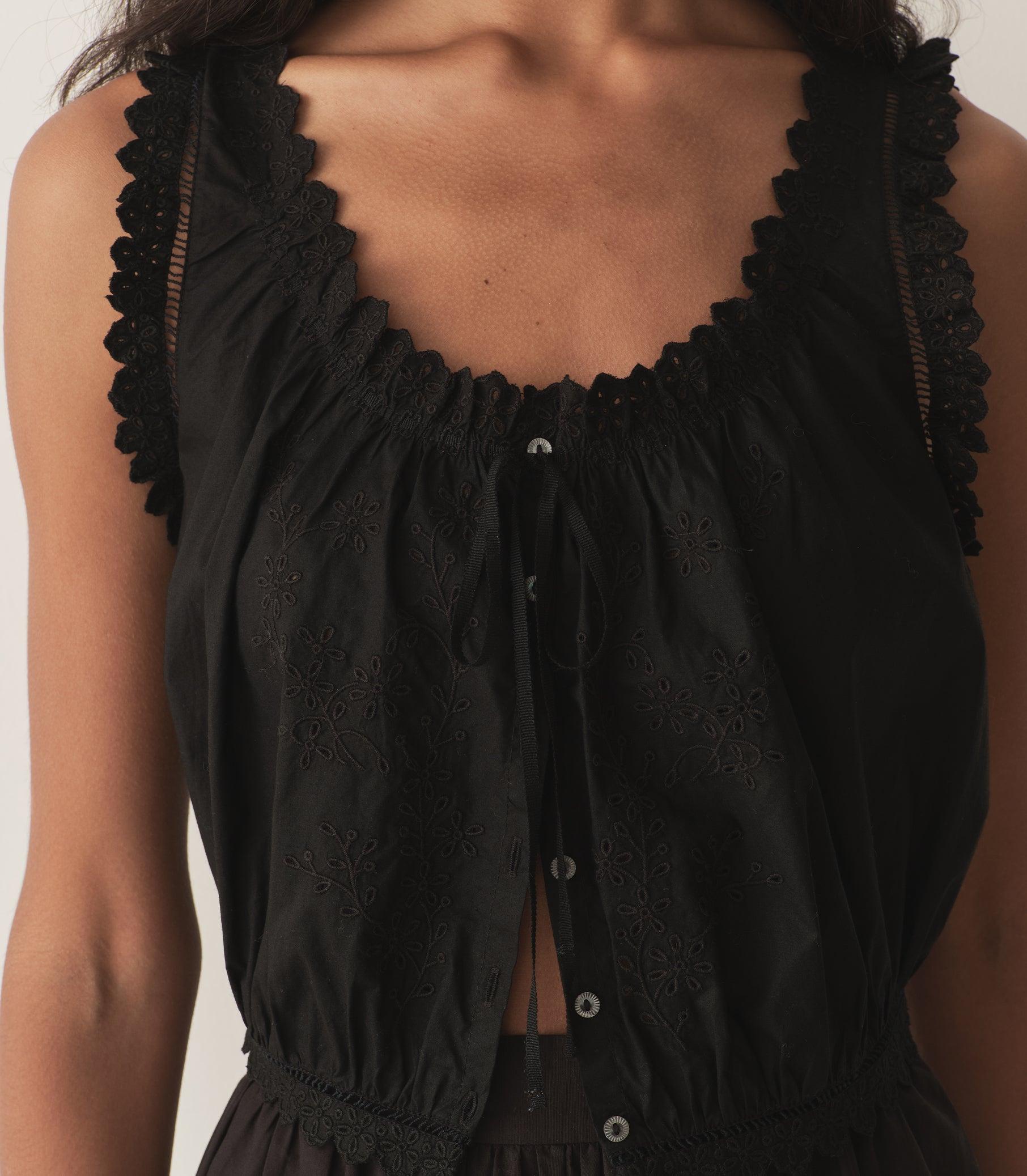 TRAVELER TOP -- BLACK Product Image