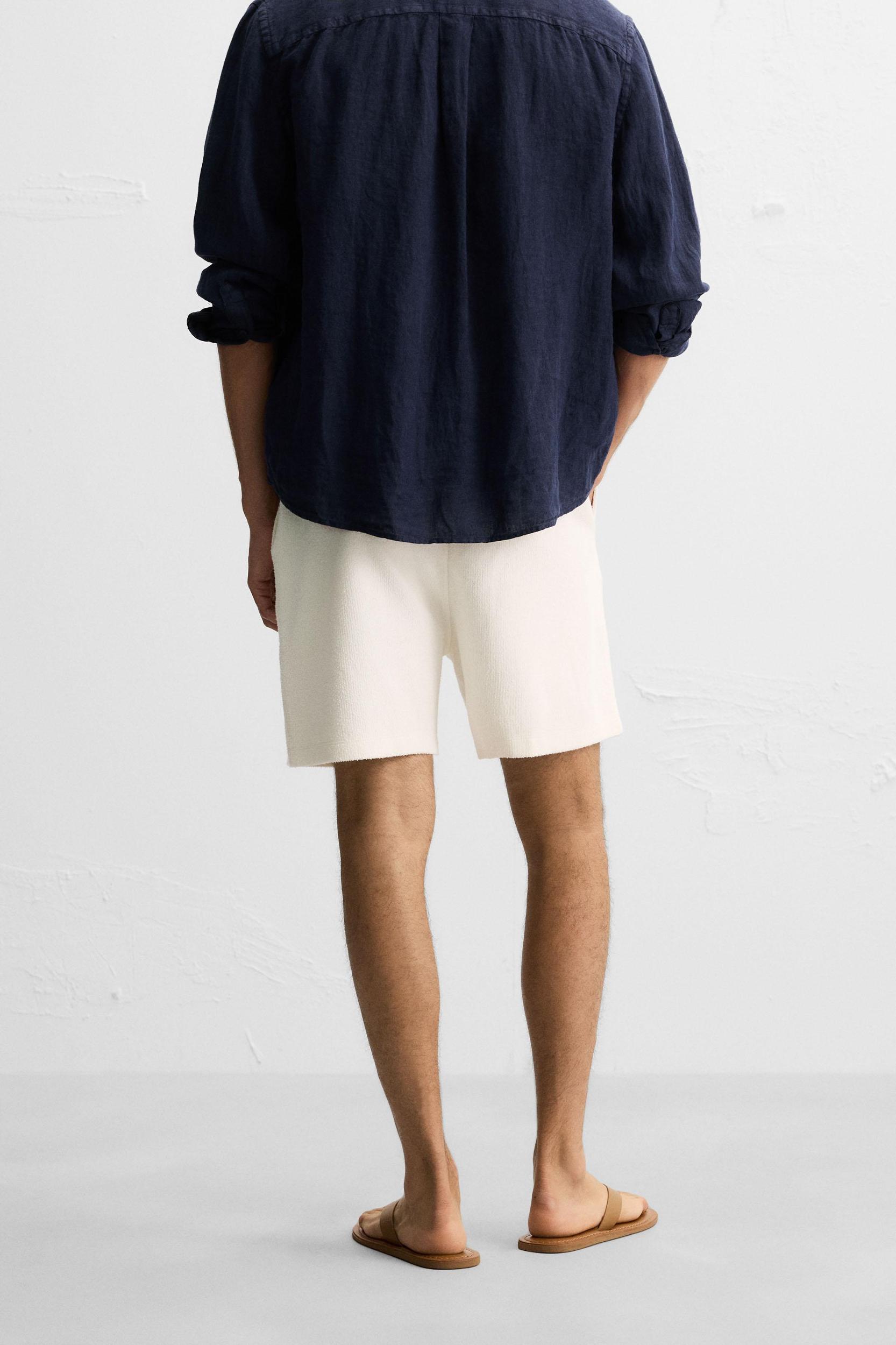 TEXTURE JOGGER SHORTS Product Image