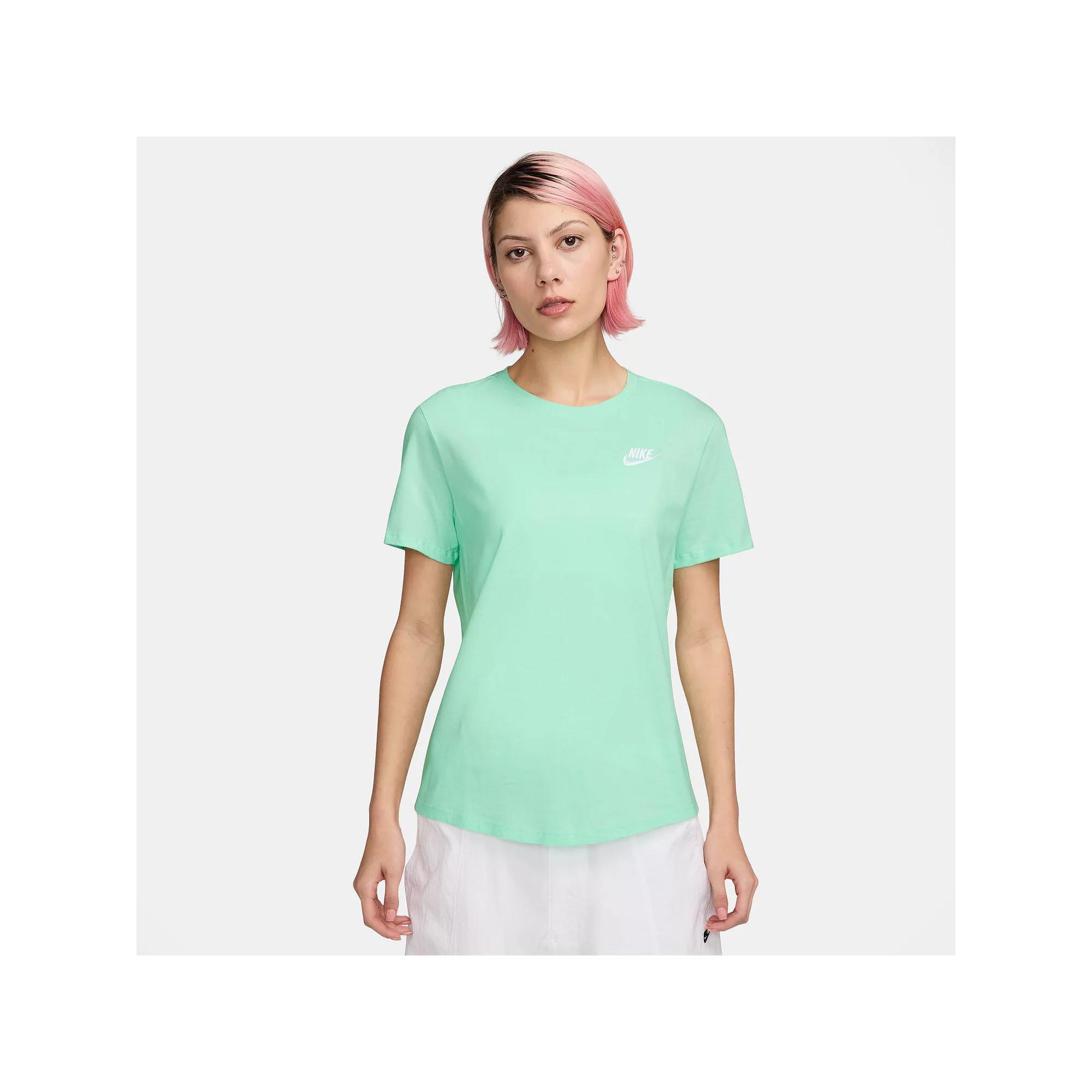 Women's Nike Sportswear Club Essentials Tee,  Product Image
