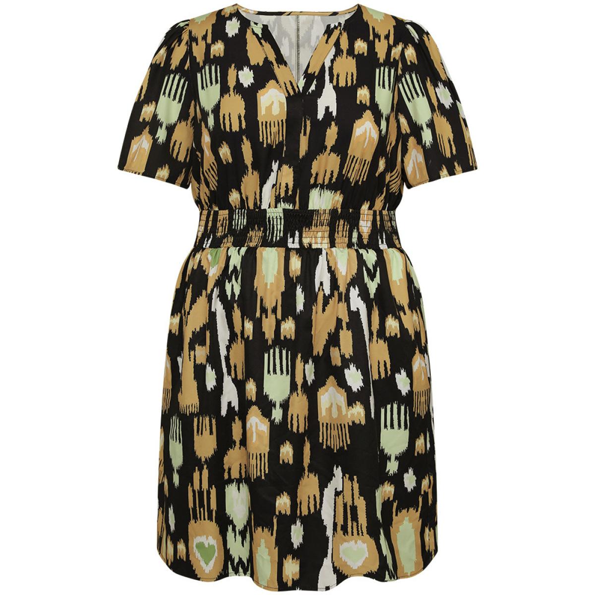 Plus Size Graphic Print Notched Shirred Pocket Puff Sleeve Dress Leopard Women Elegant Shirred V-neck Short sleeve Curvy Knee Dress BloomChic 28/5X Product Image