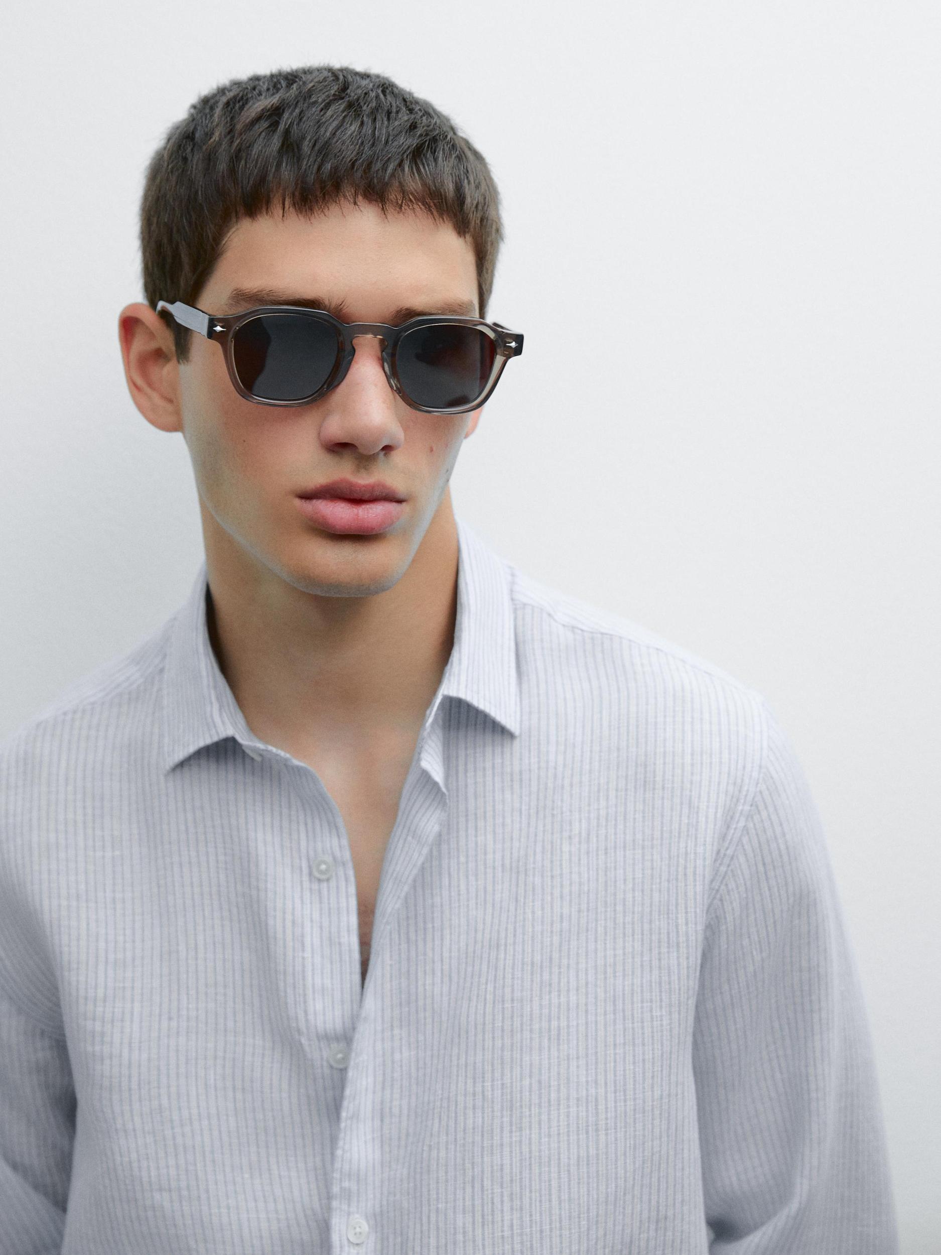 Slim fit striped 100% linen shirt Product Image