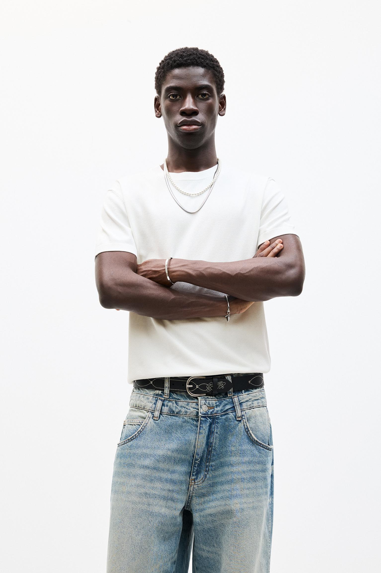 Short sleeve knit T-shirt Product Image