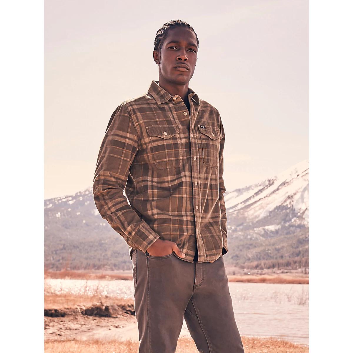 Men's Corduroy Shirt in Dark Sapphire Product Image