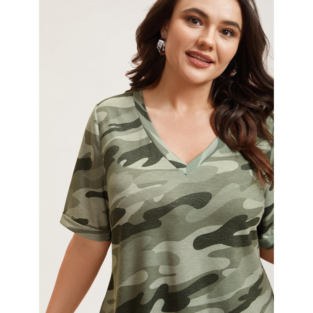 Plus Size Camouflage Print V-Neck Curvy T-Shirt Multicolor Women Leisure Roll Hem V-neck Casual T-shirts BloomChic 28/5X Product Image