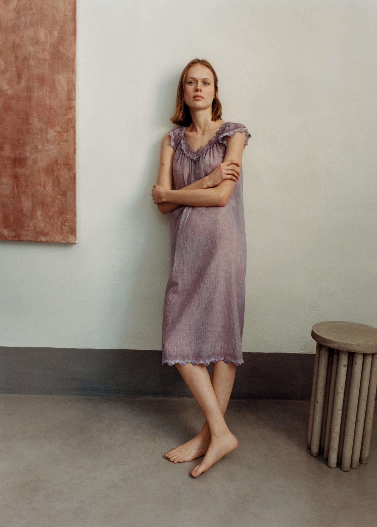 Overdyed lace cotton nightdress - Women | MANGO USA Product Image
