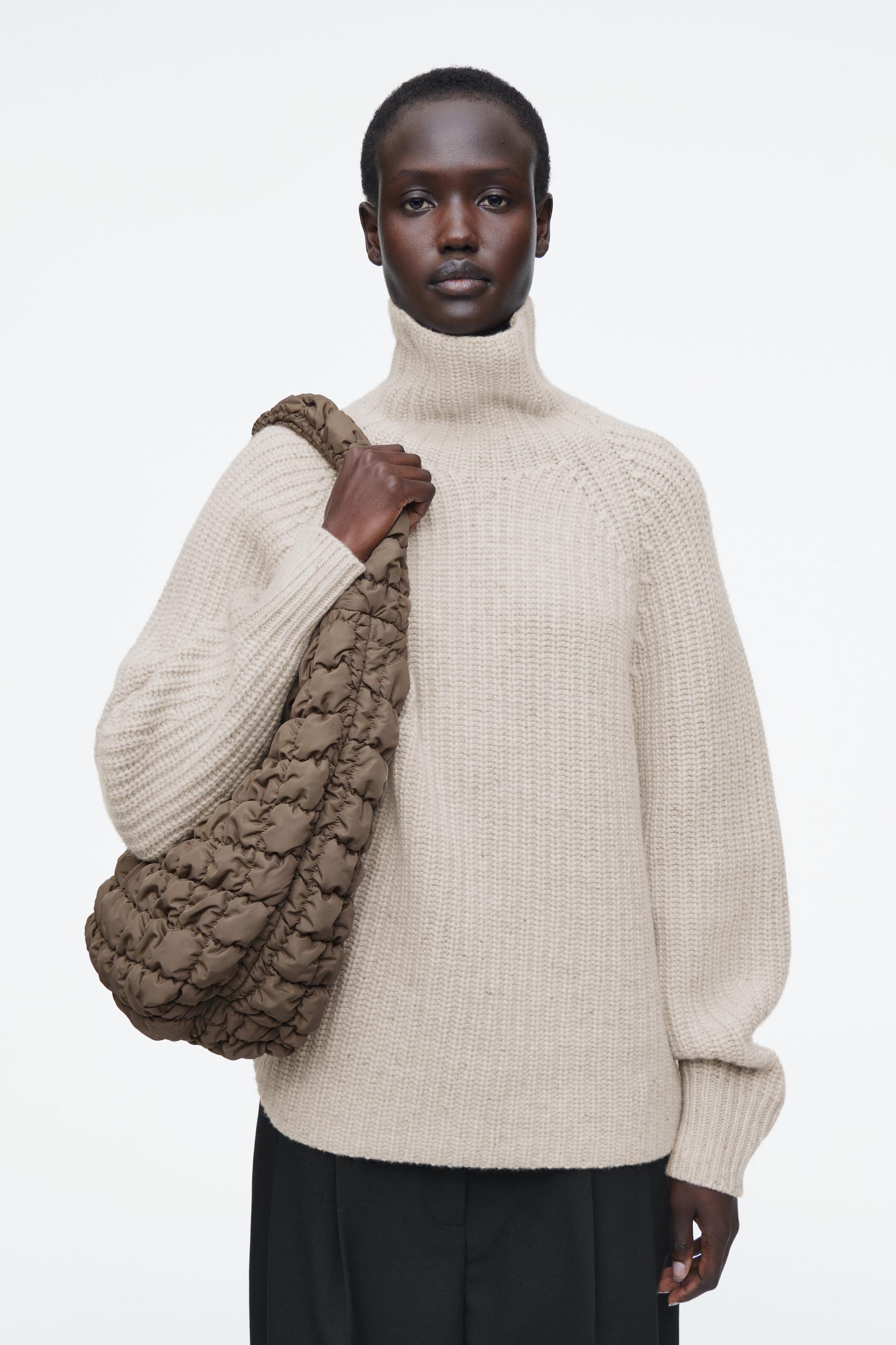 QUILTED MINI TOTE BAG Product Image