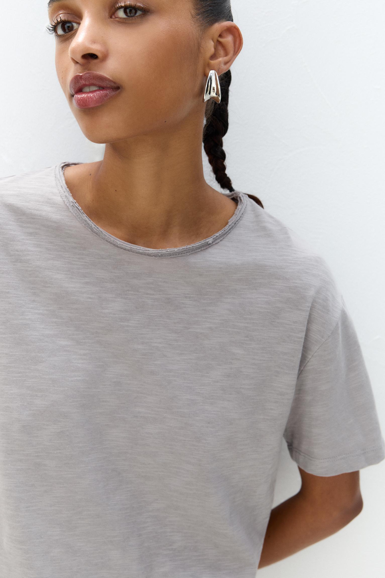 T-shirt with unfinished trims Product Image