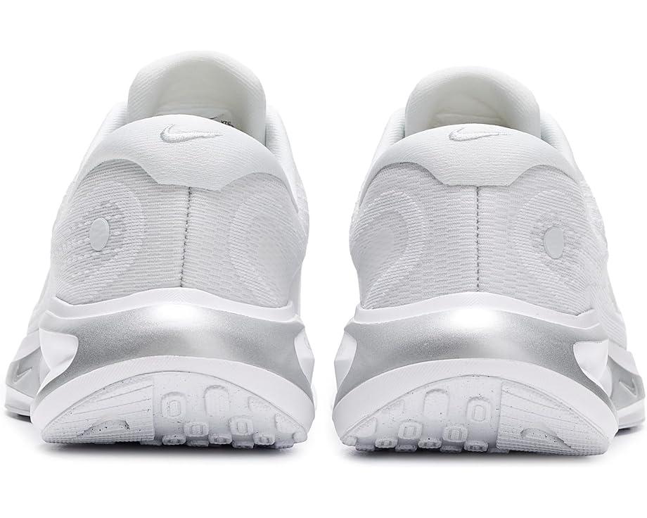 Women's Nike Journey Run Product Image