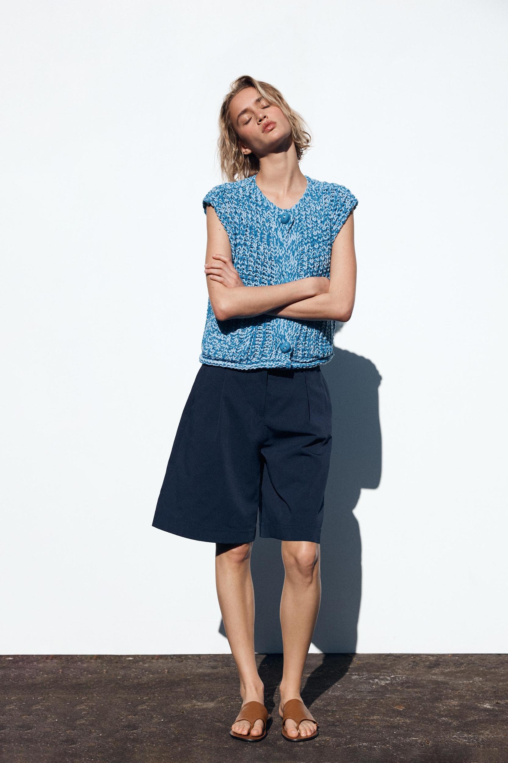 CHUNKY KNIT VEST Product Image